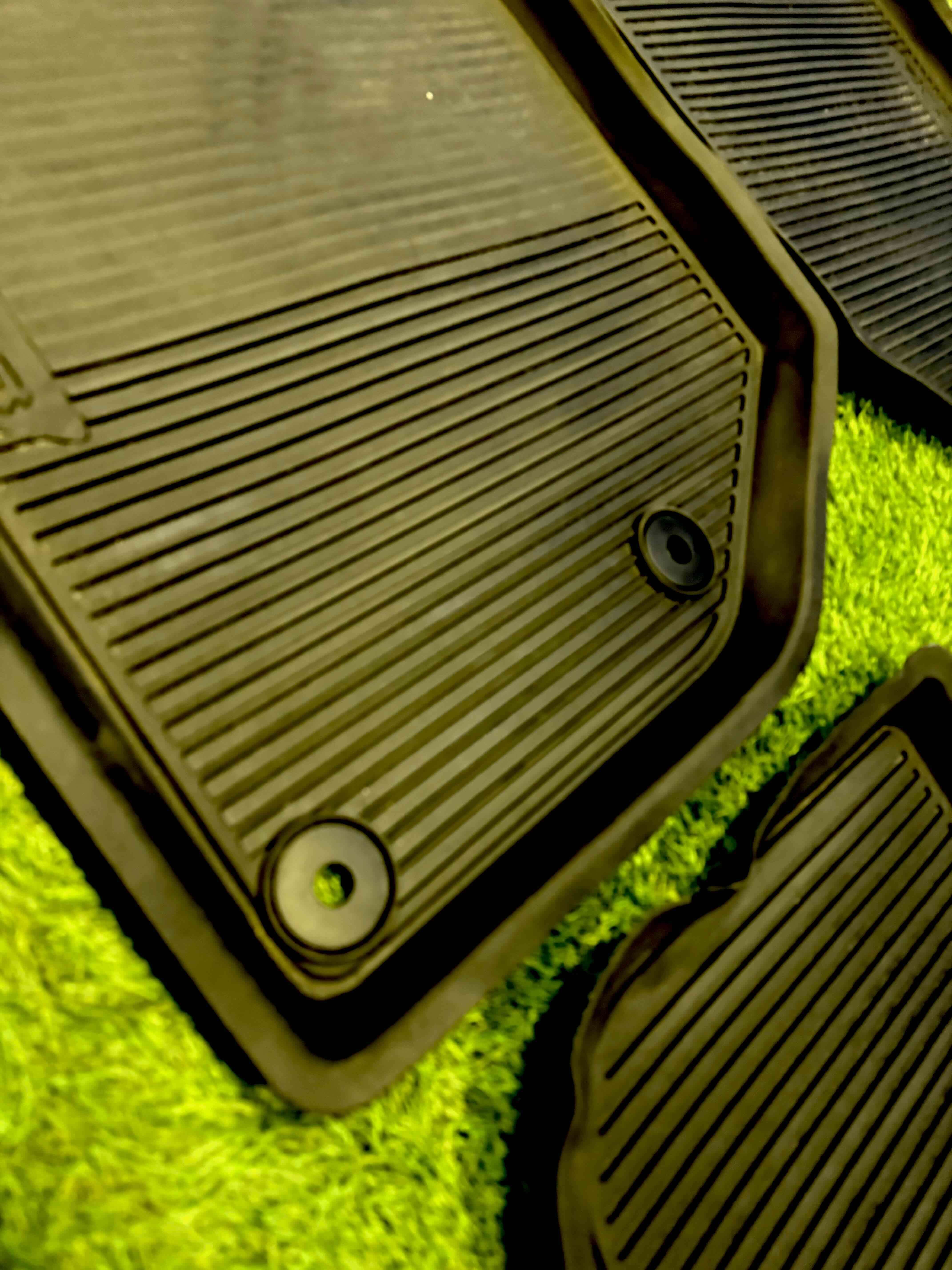 Piso de goma para Peugeot 2008 (2023 - 2024)