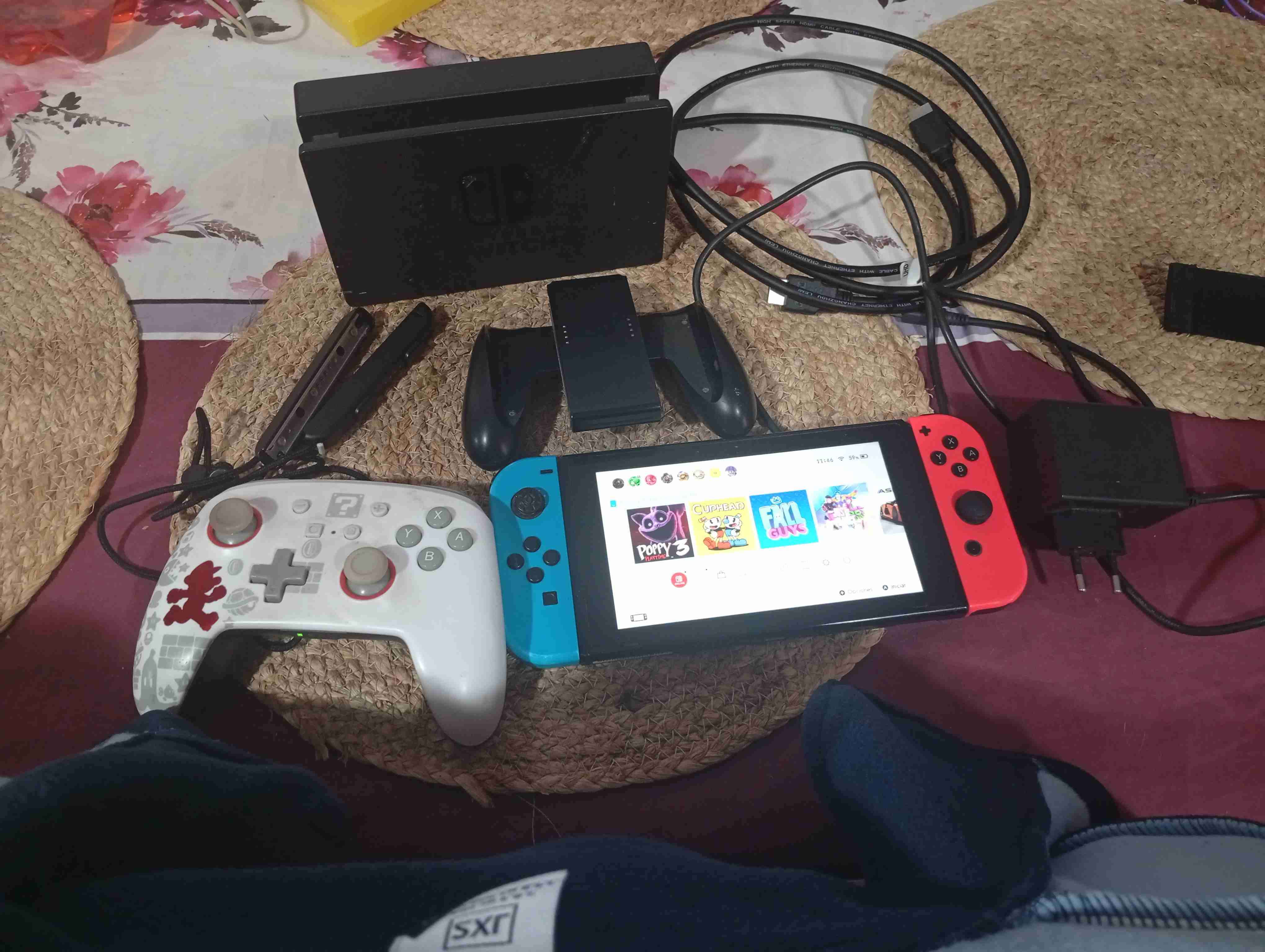 Consola Nintendo Switch con accesorios