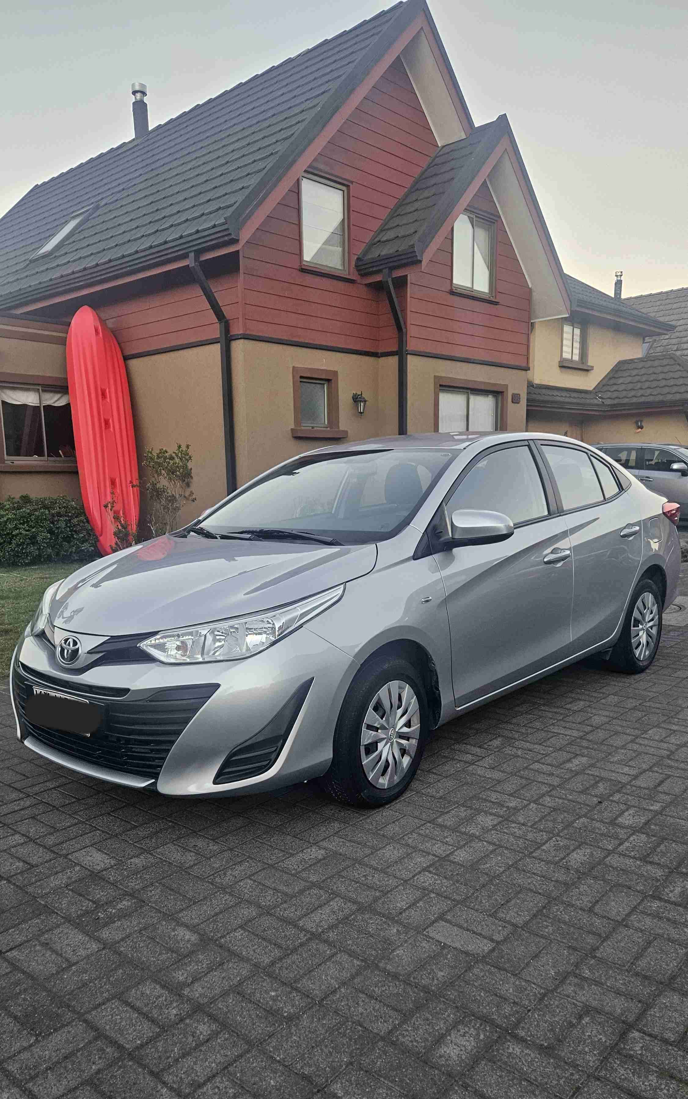 Toyota Yaris  automático,GLI 1.5 - miniatura 2