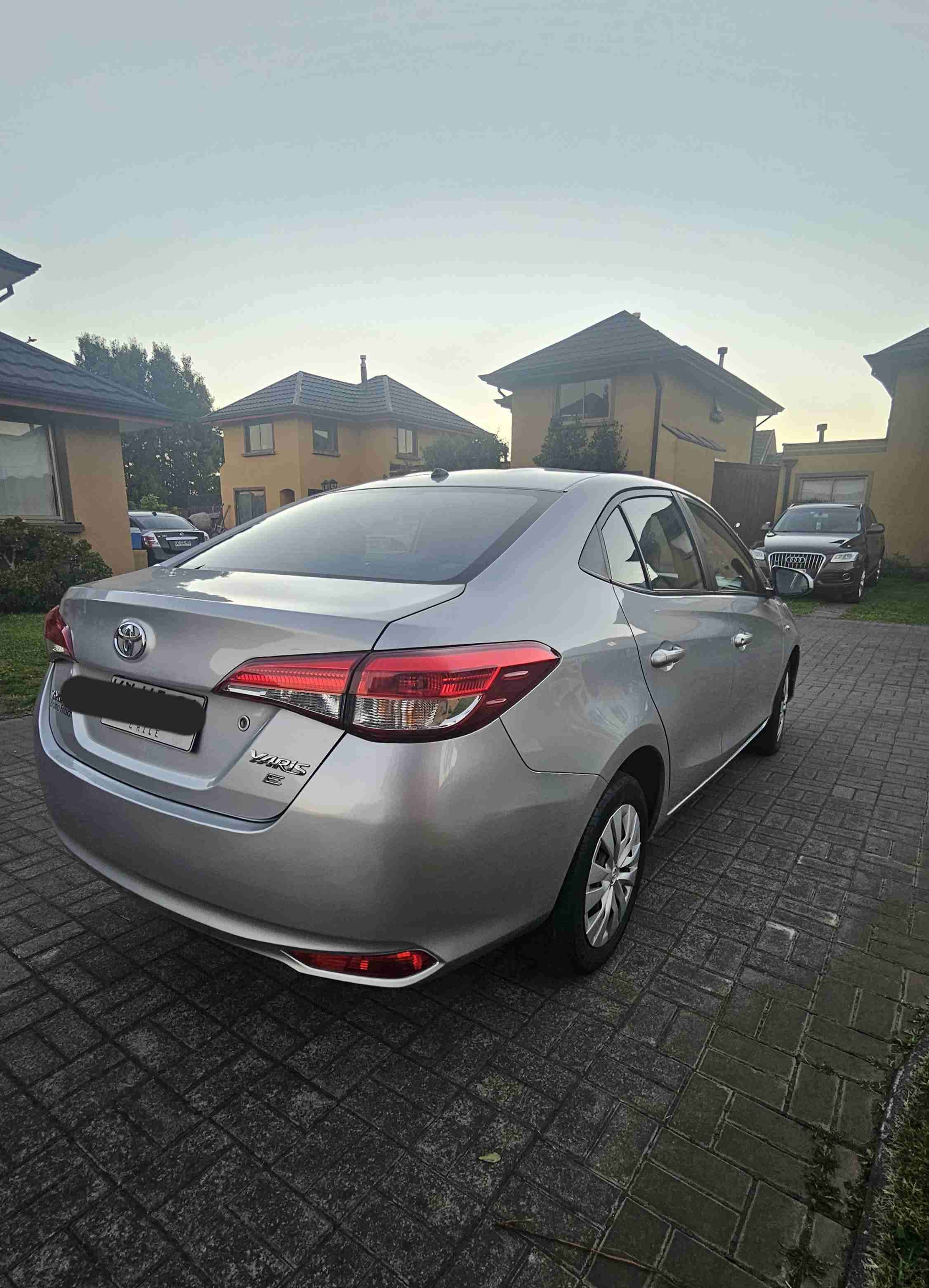 Toyota Yaris  automático,GLI 1.5 - miniatura 4