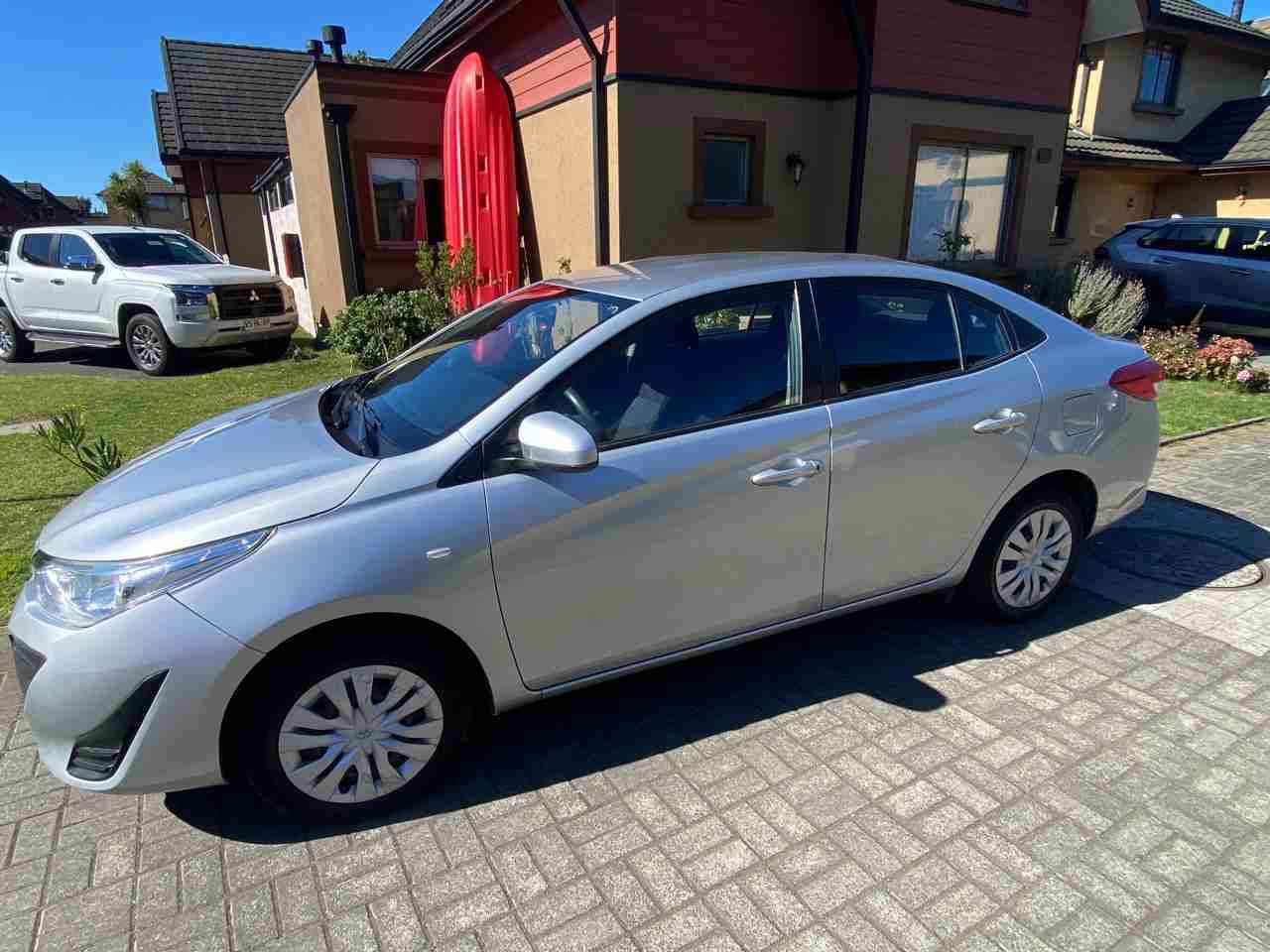 Toyota Yaris  automático,GLI 1.5 - miniatura 5