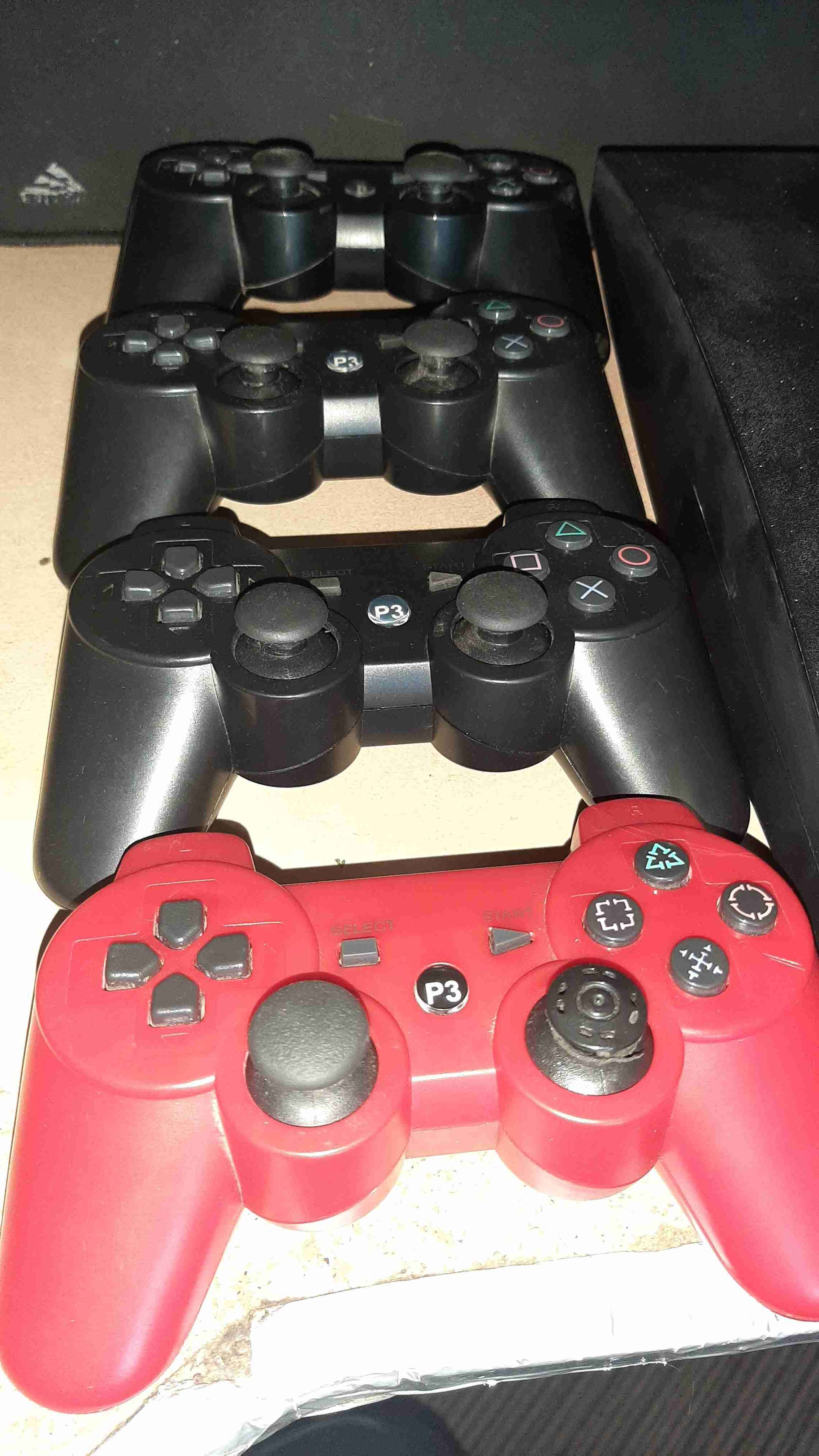 Consola PS3 con 4 controles - miniatura 5