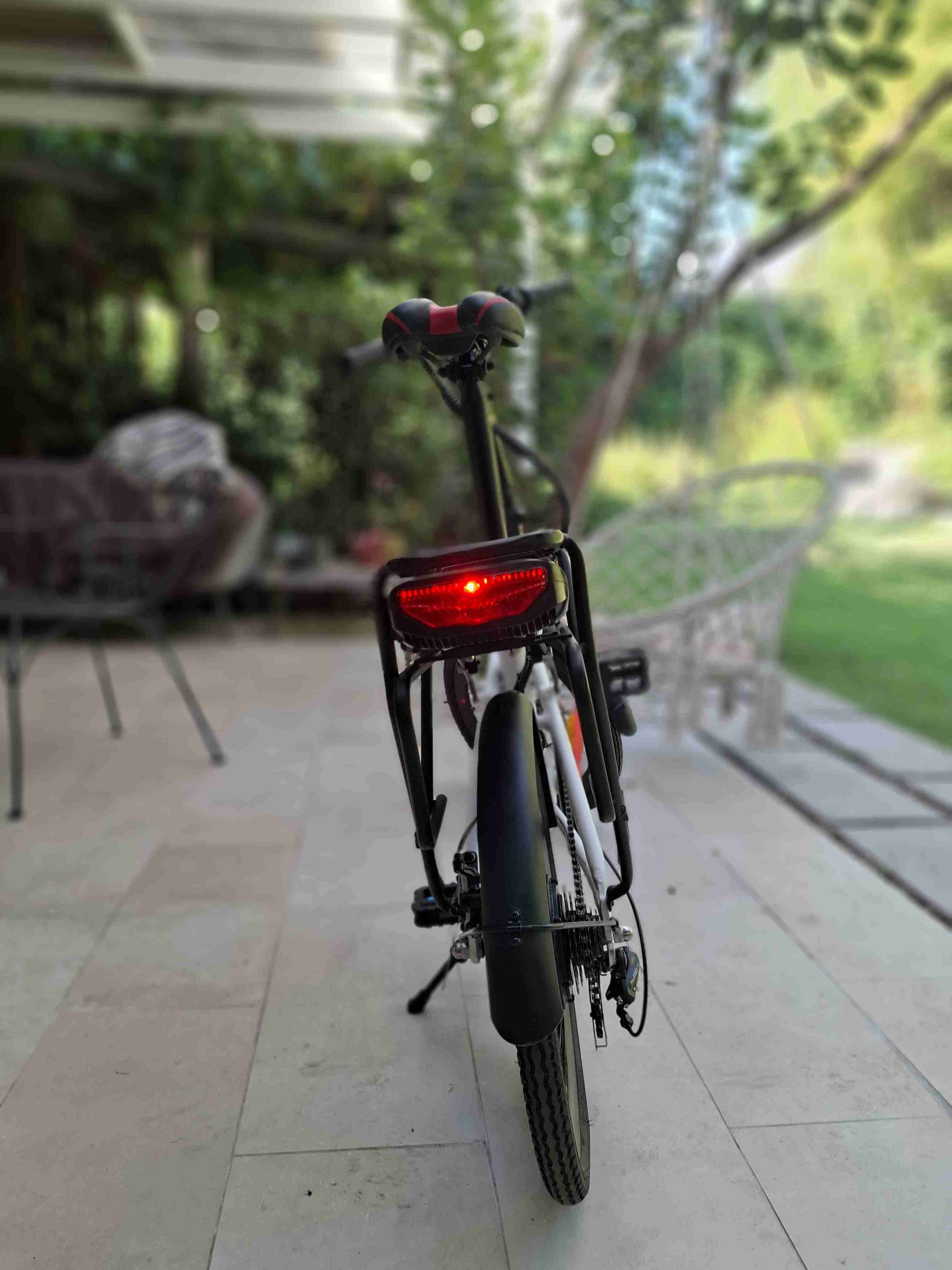 Bicicleta plegable eléctrica blanca - 6