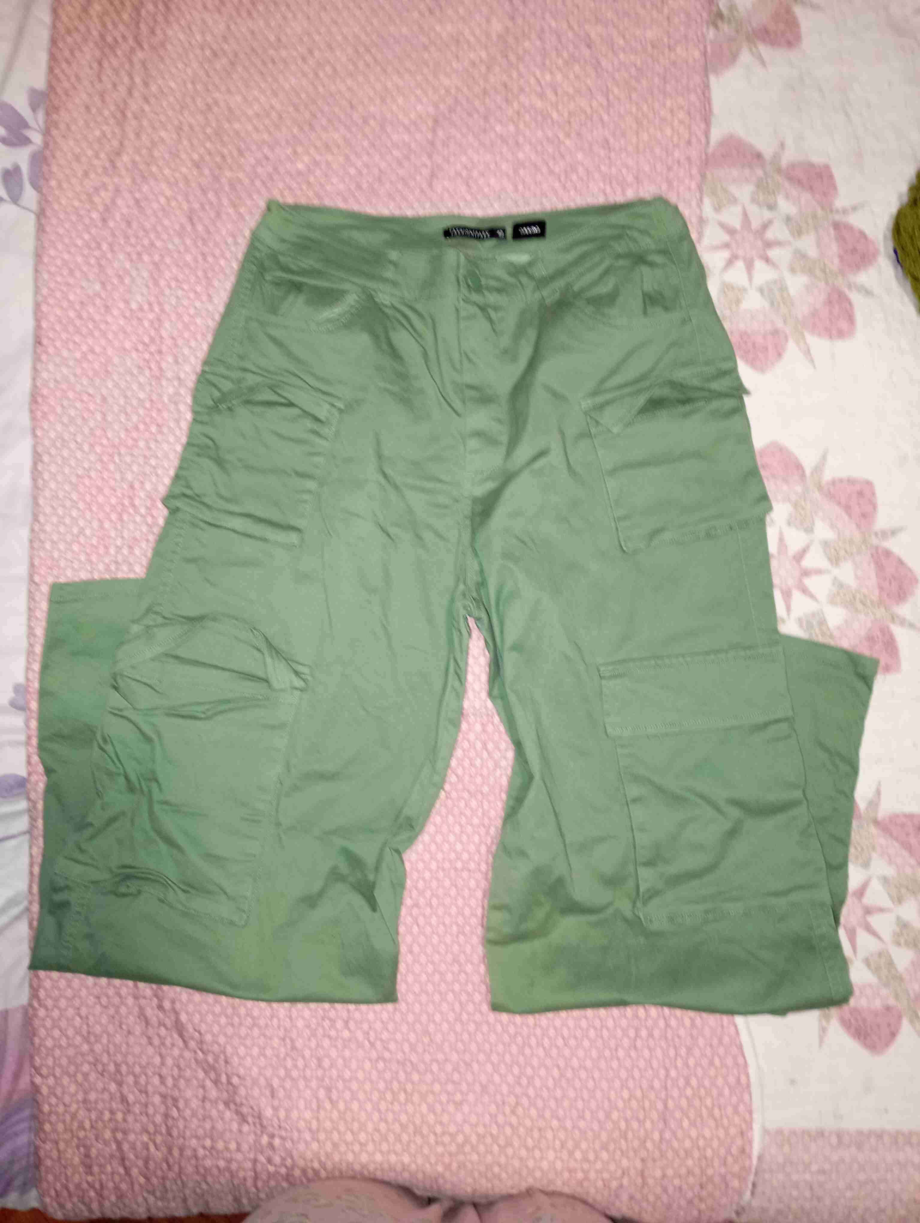 Pantalones verdes cargo