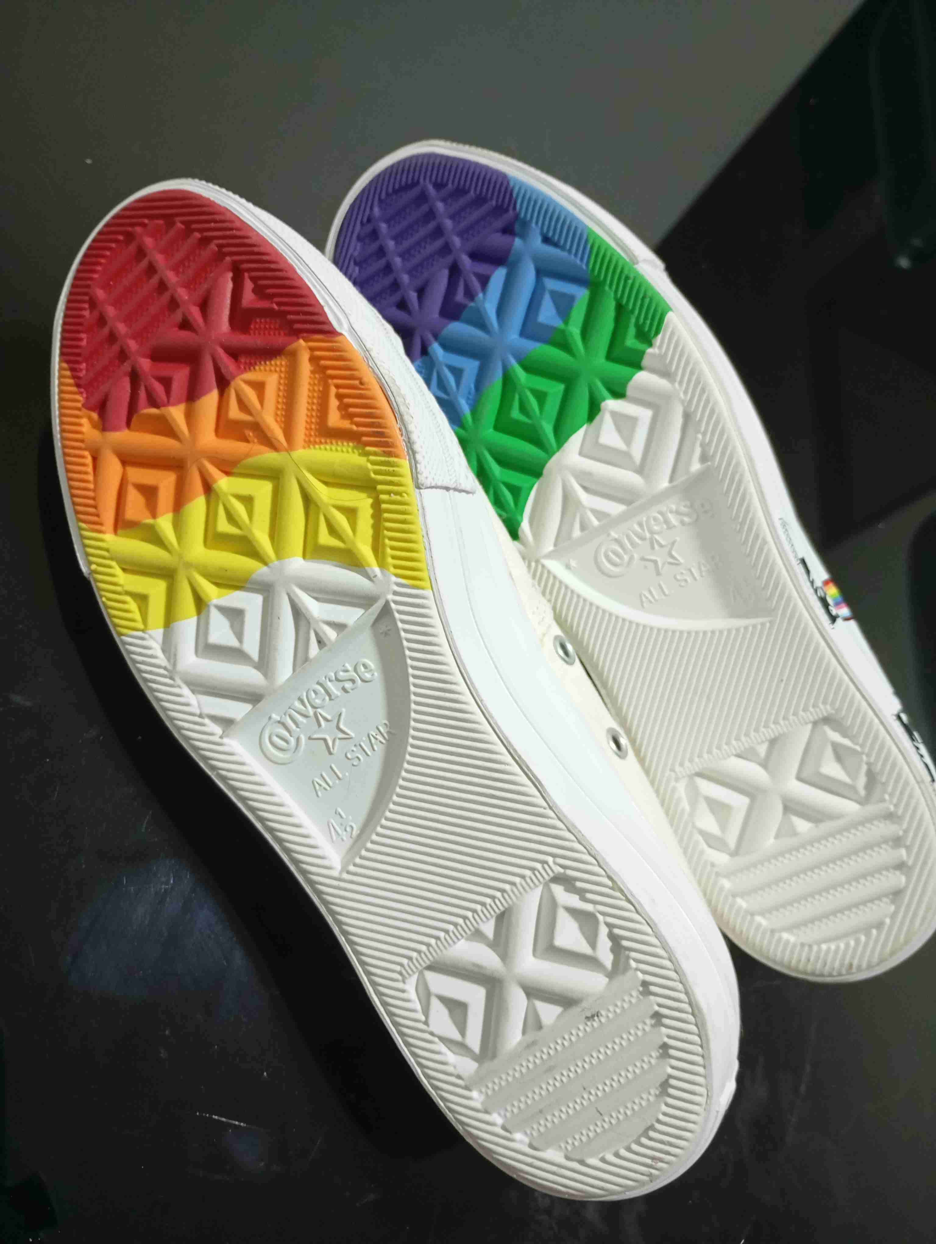 Zapatillas Converse blancas con arcoíris - miniatura 4