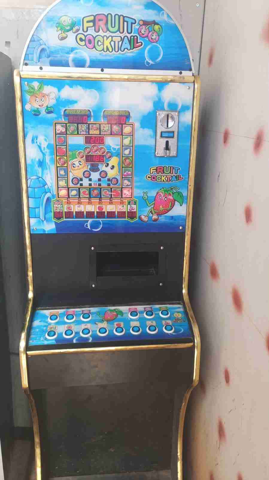 Máquinas tragamonedas Seminuevas y nuevos - miniatura 2