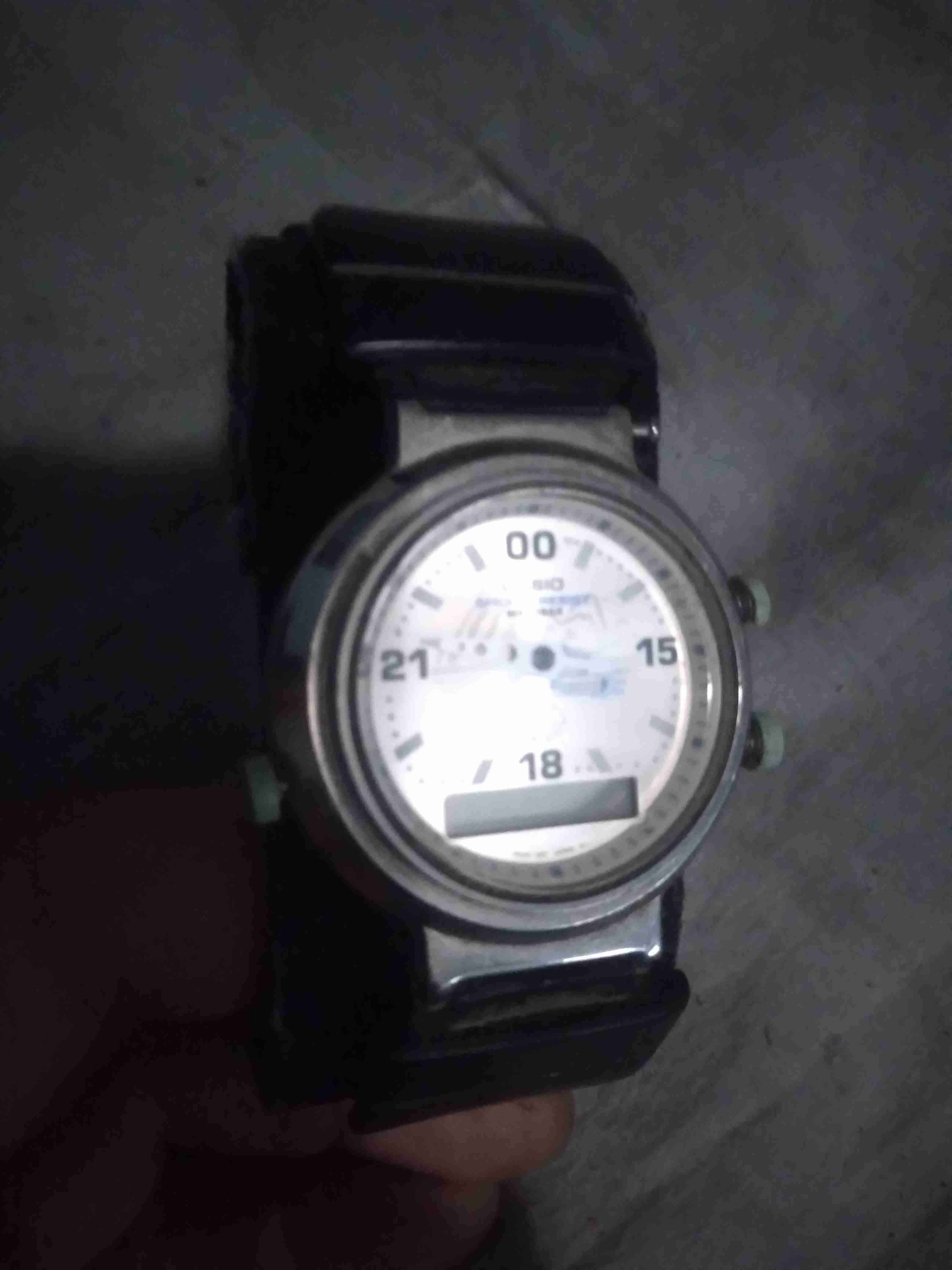 Reloj Casio resistente al agua - miniatura 2