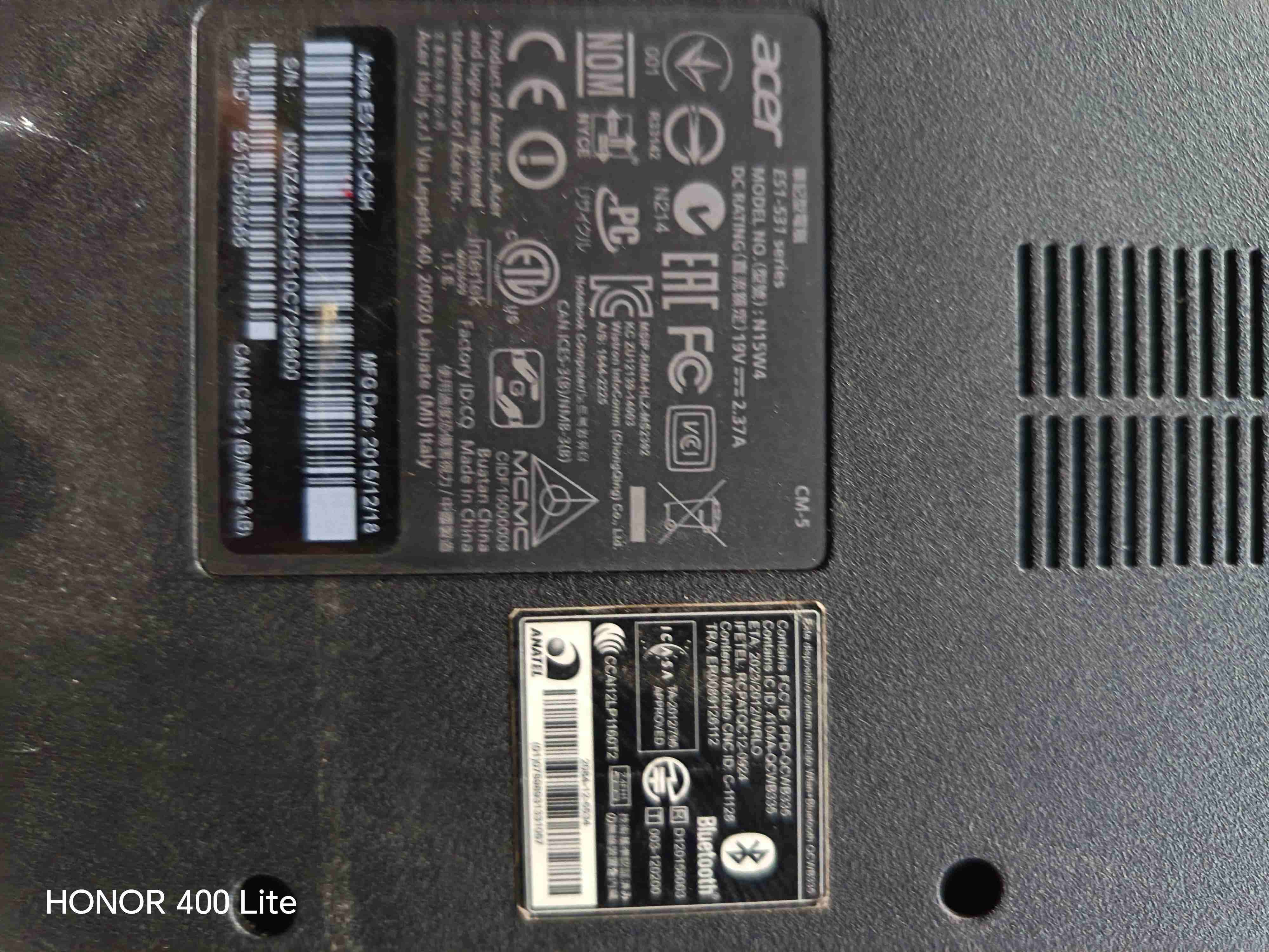 Notebook Acer modelo antiguo - miniatura 2