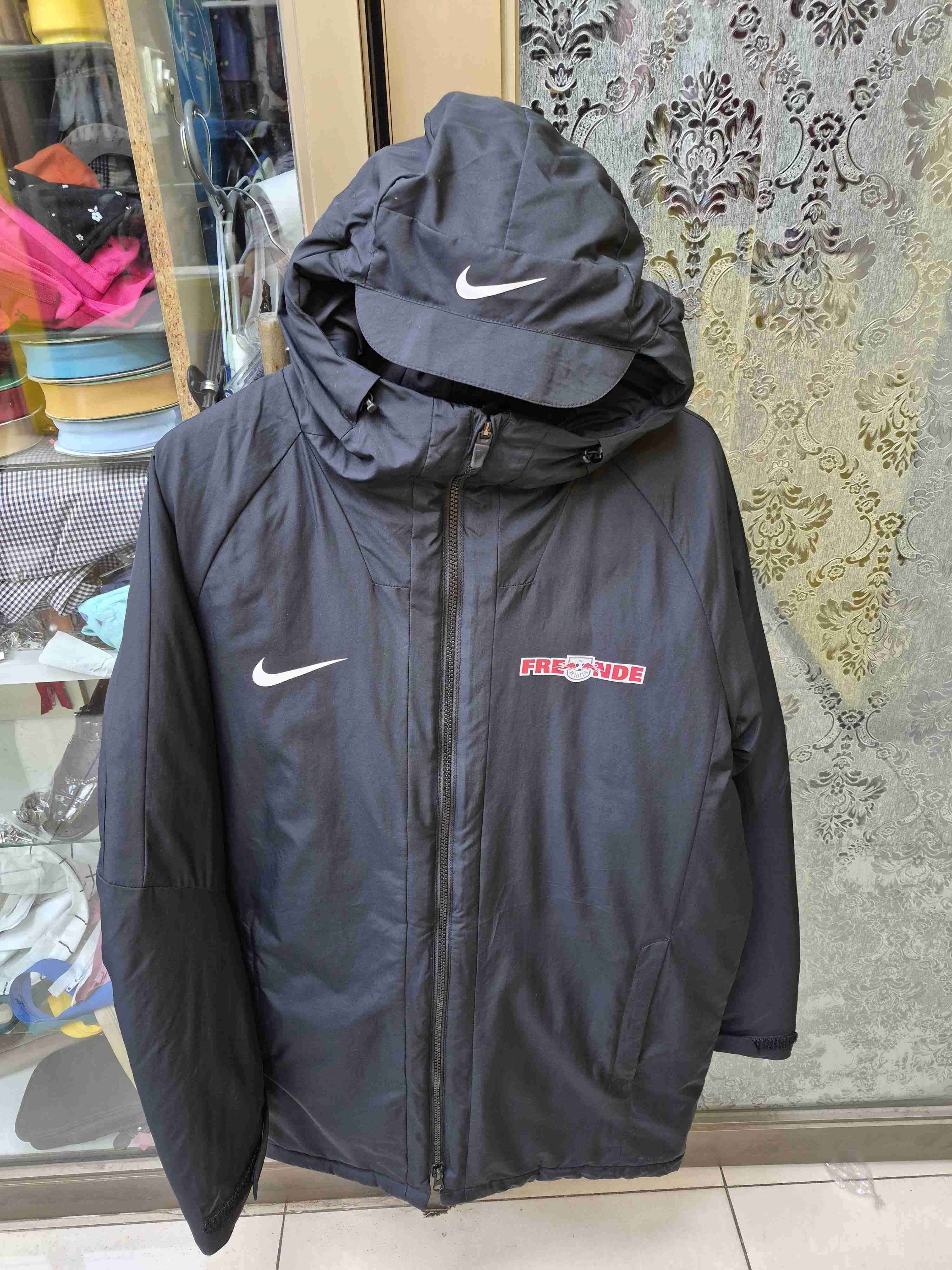 Parka negra con capucha Nike - miniatura 3