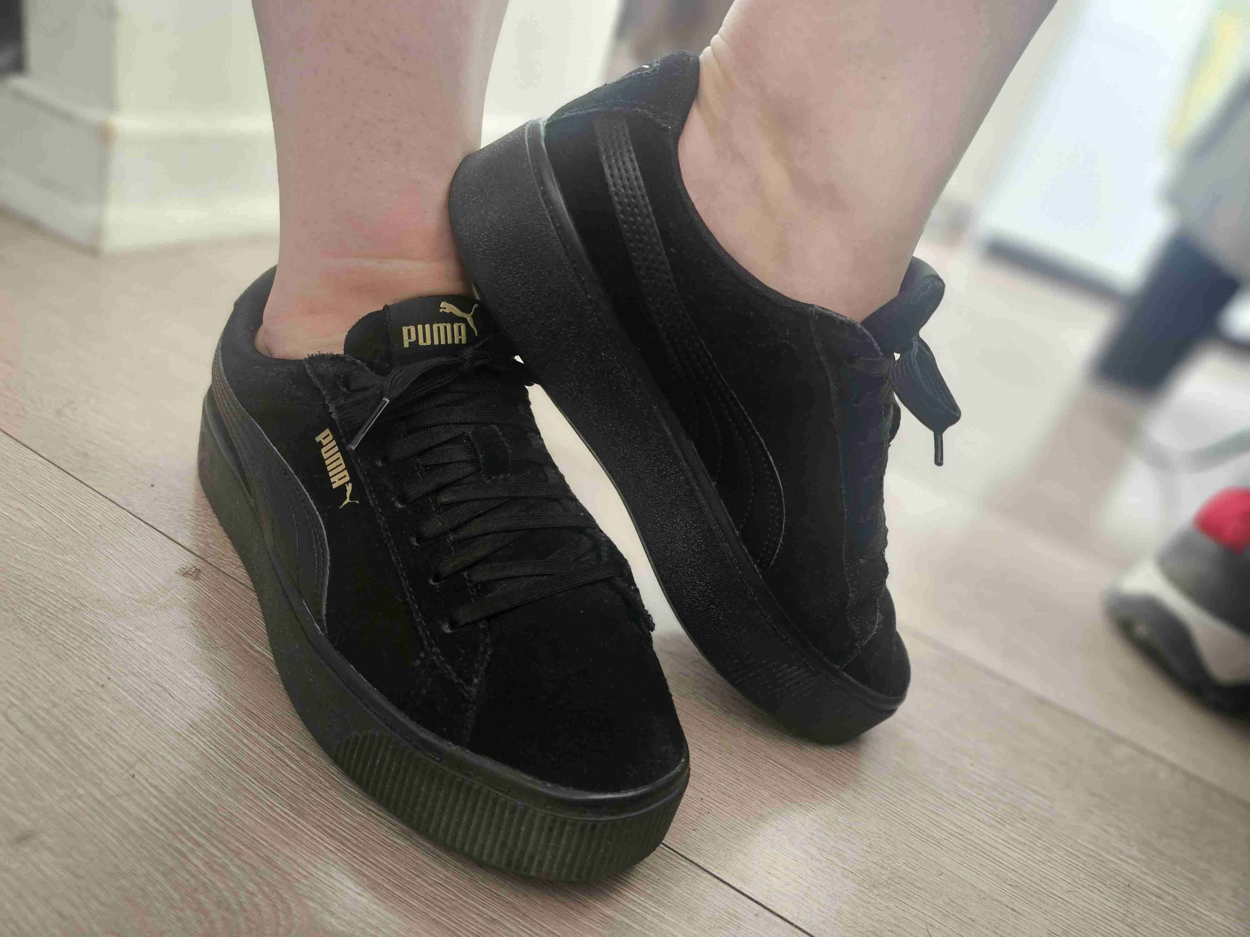 Zapatillas negras de gamuza marca Puma - miniatura 3