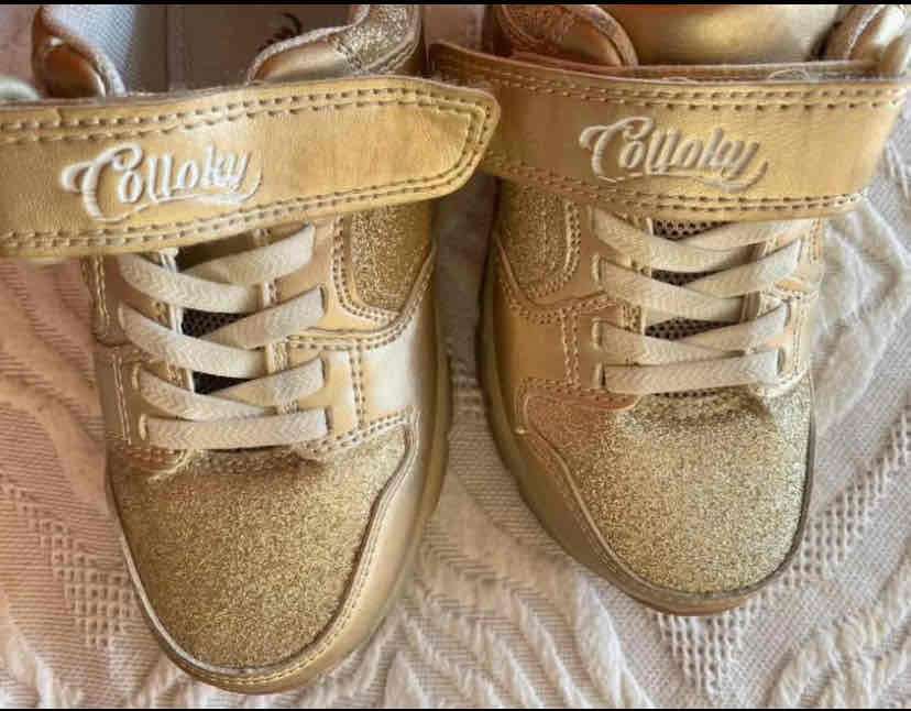 Zapatillas Colloky n°29 doradas con ruedas - miniatura 2