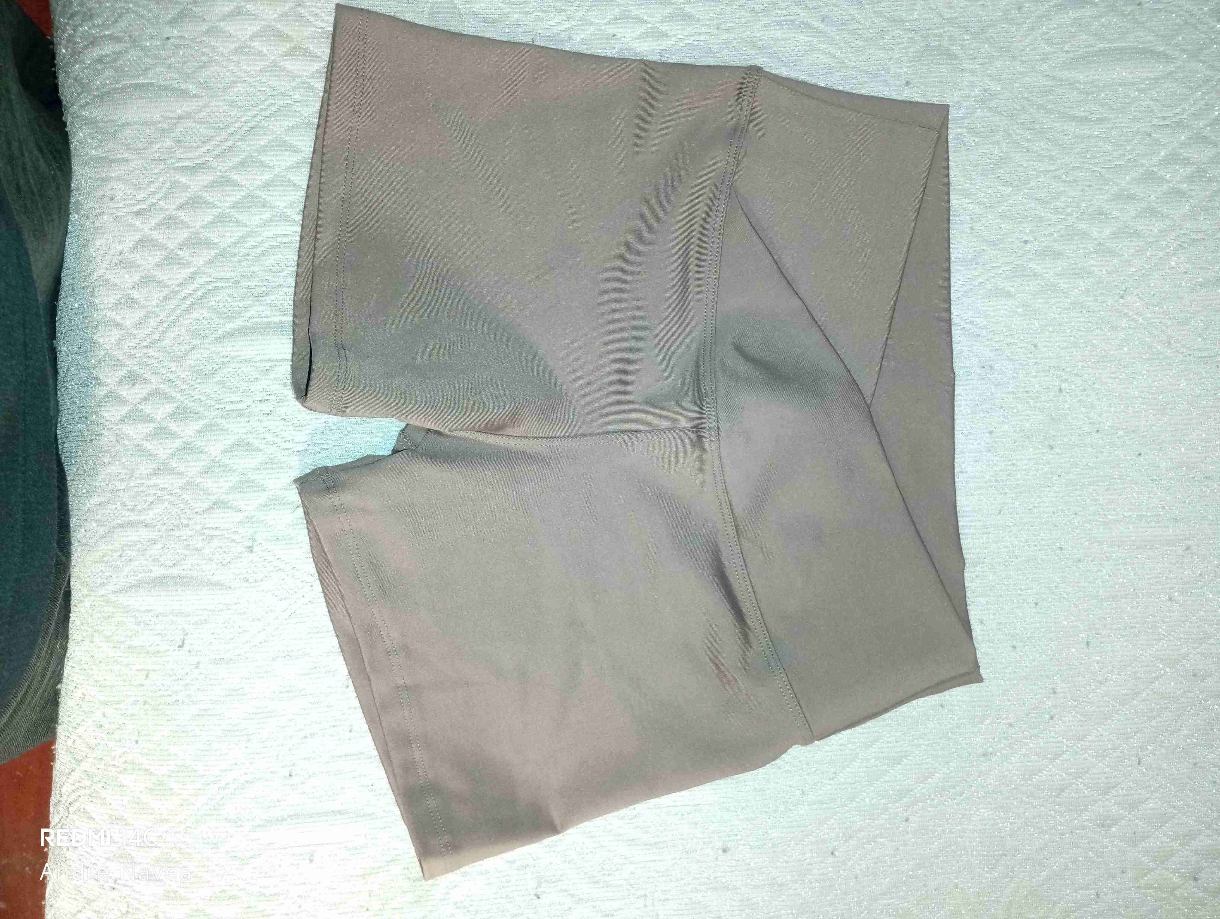 Shorts deportivos marrones - miniatura 4