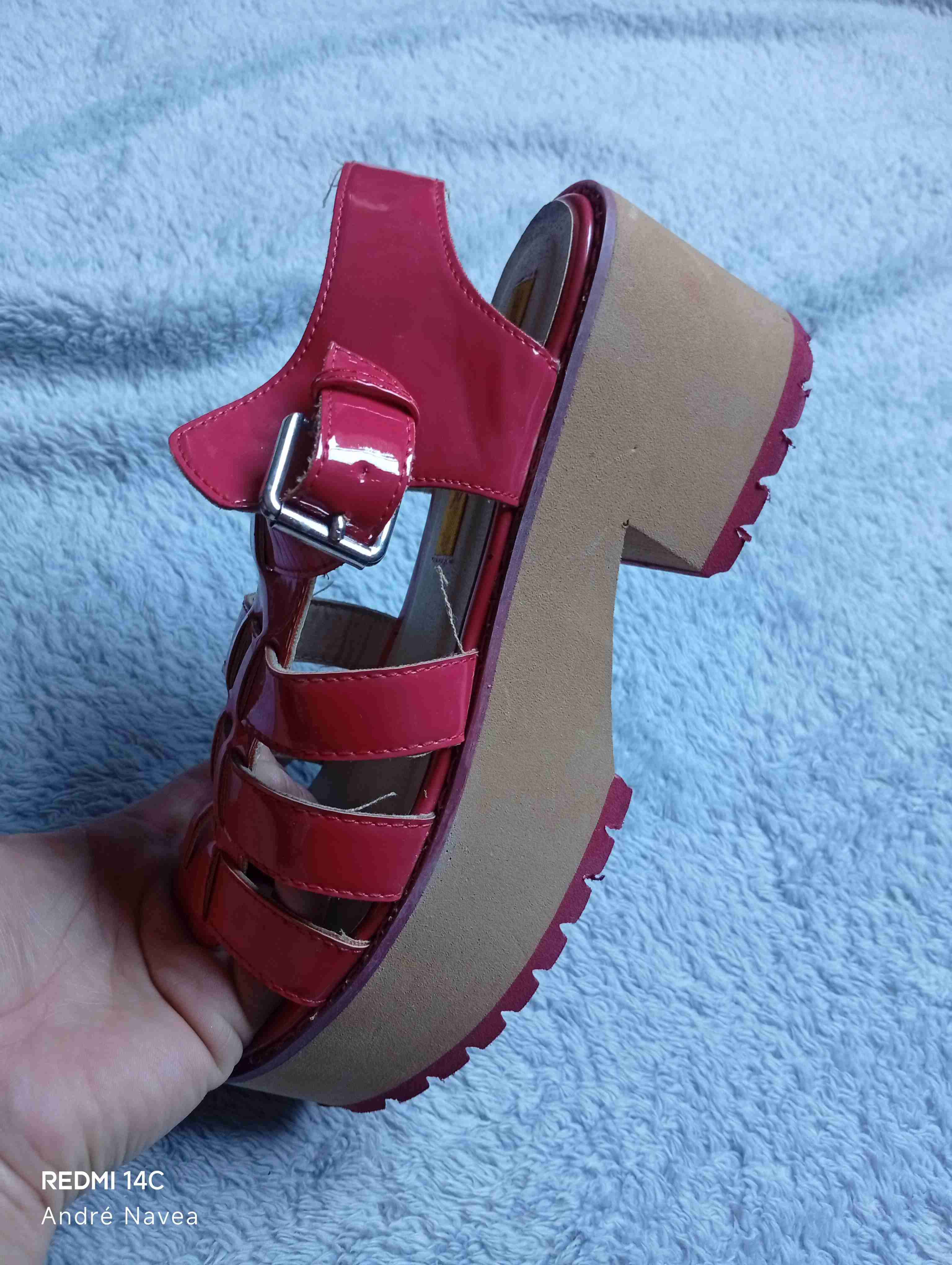 Sandalias de plataforma rojas