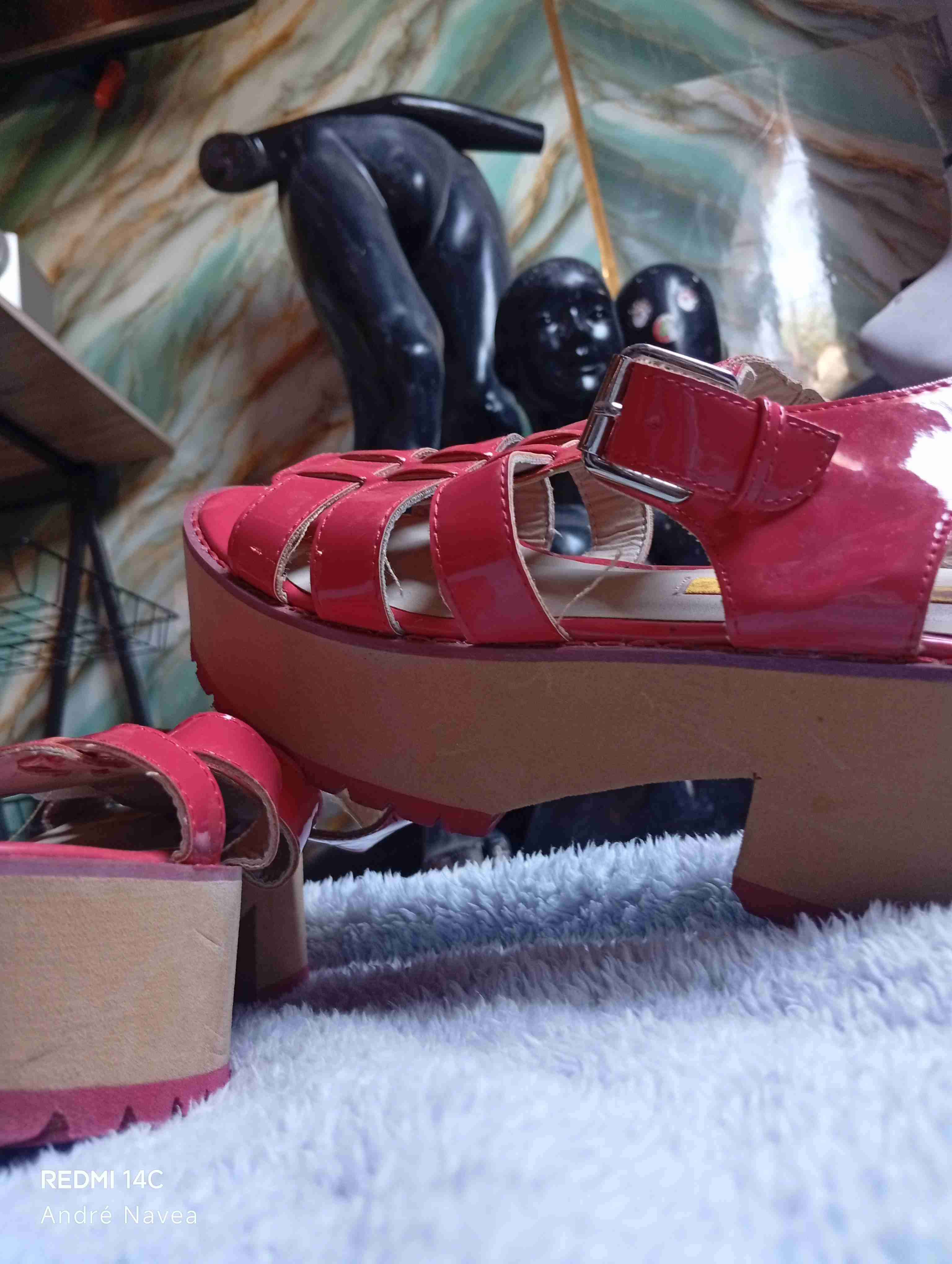 Sandalias de plataforma rojas - miniatura 4