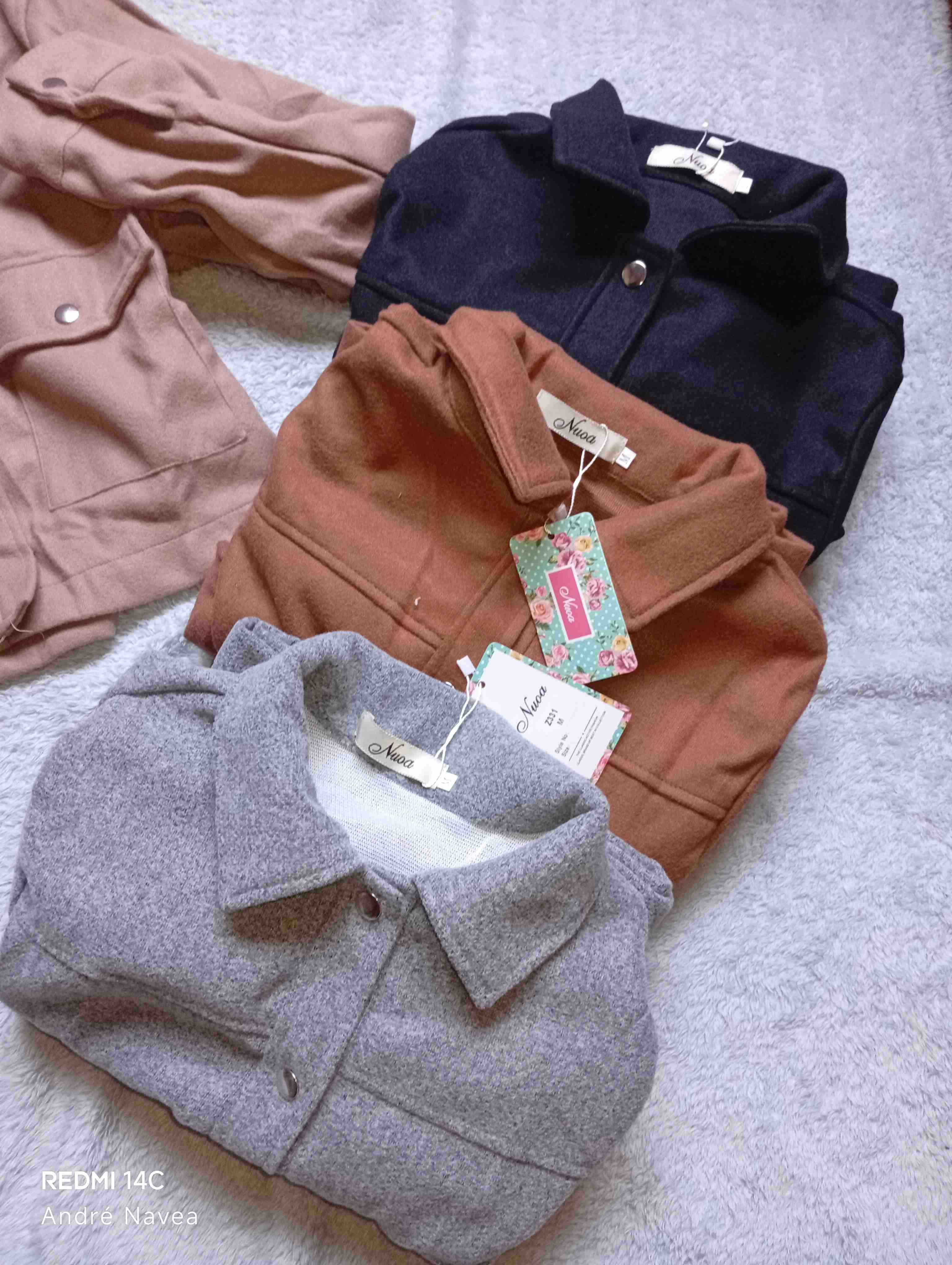 Chaqueta corta beige nueva - miniatura 4