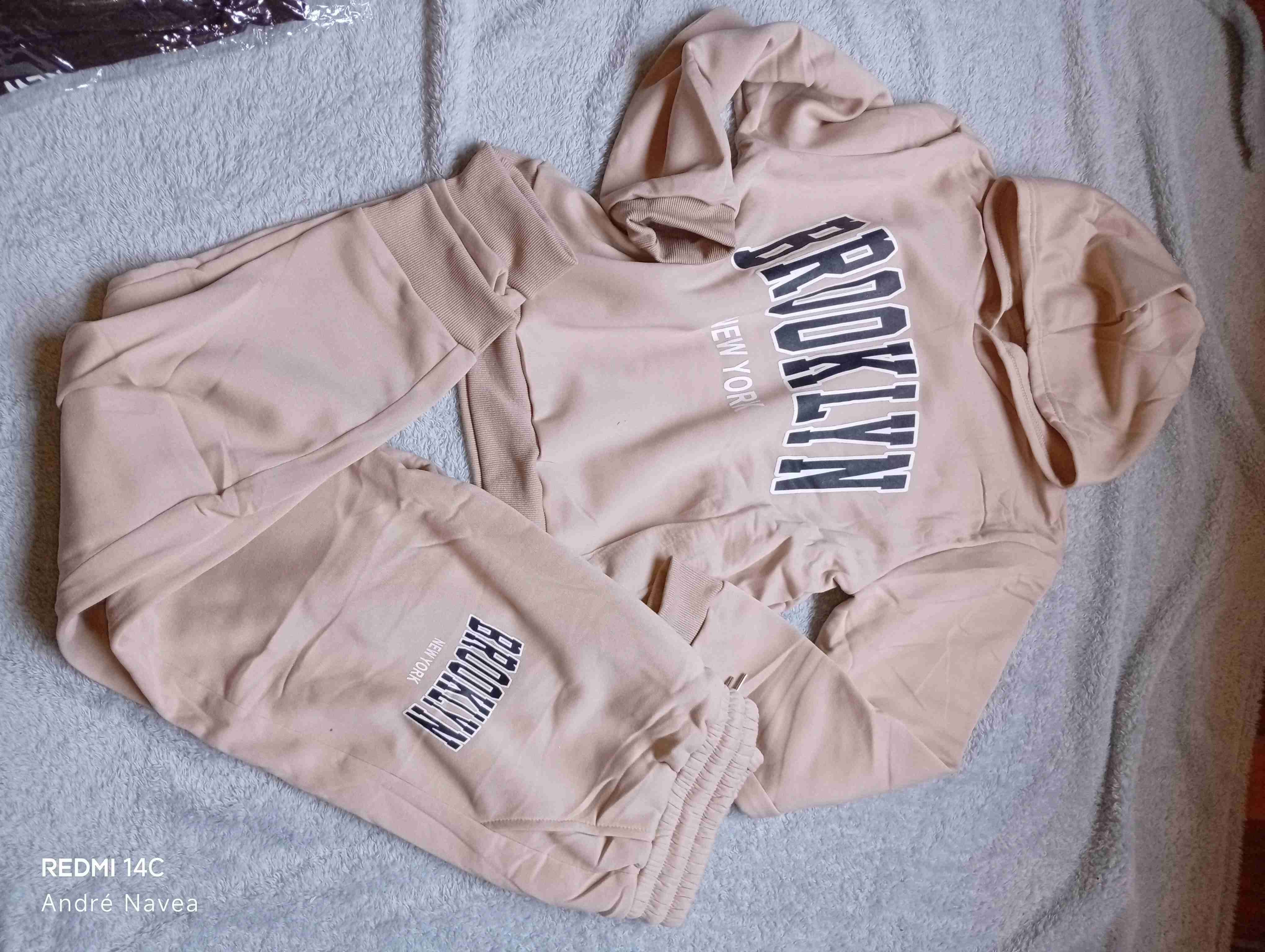 Conjunto polerón y pantalón Brooklyn