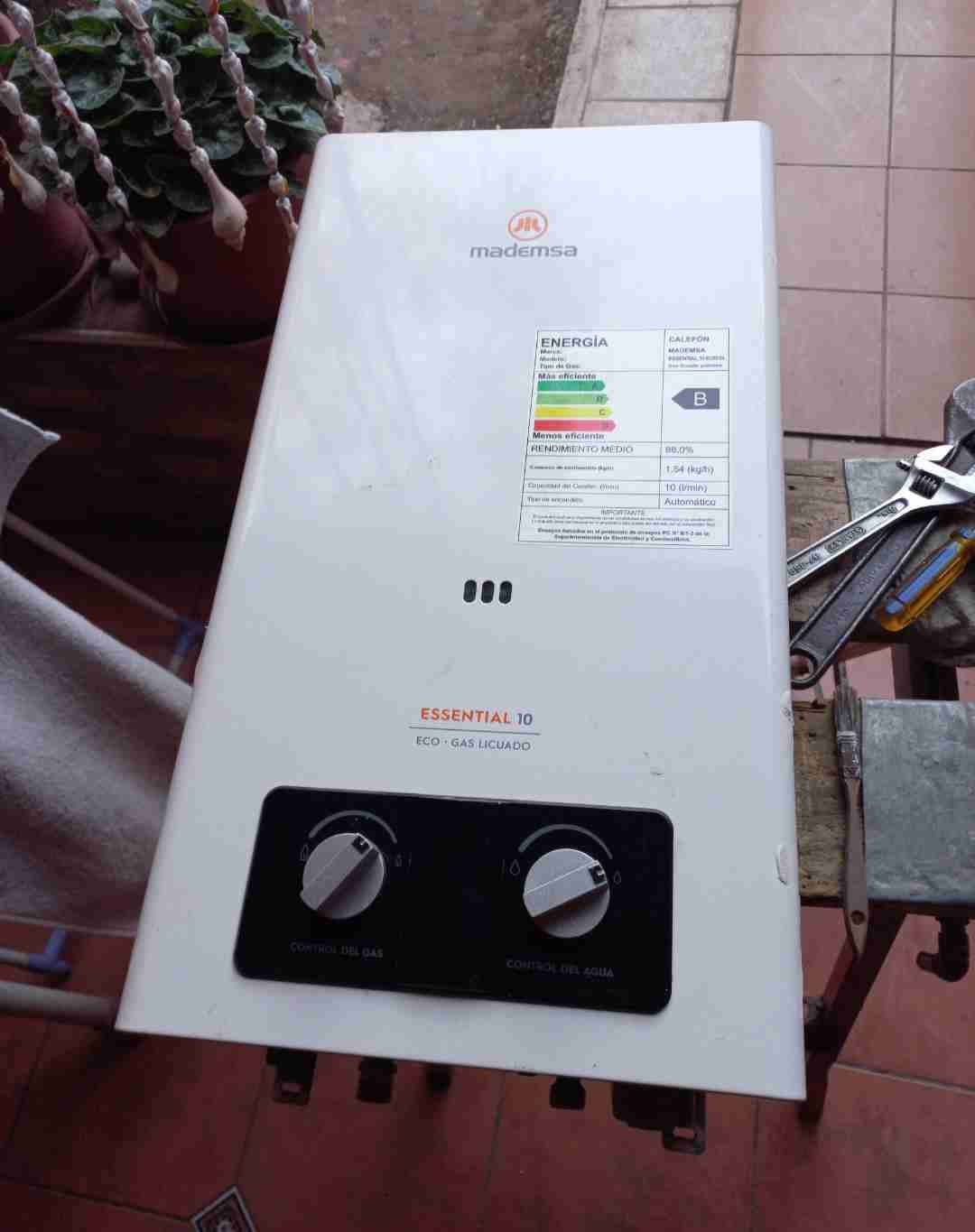 Calefon Mademsa Ionizado 10 litros gas licuado