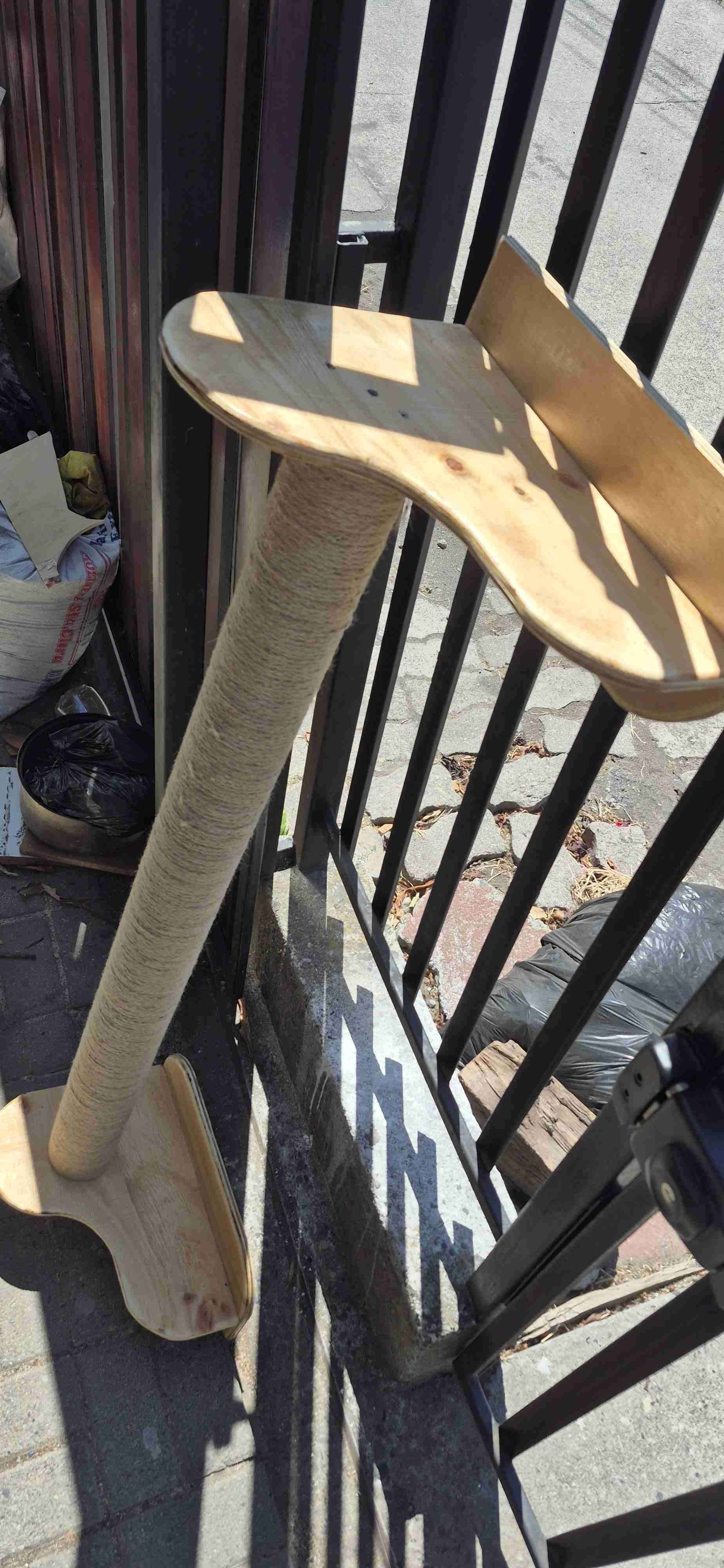 Rascador para gatos con plataformas pared. Gatific - miniatura 2