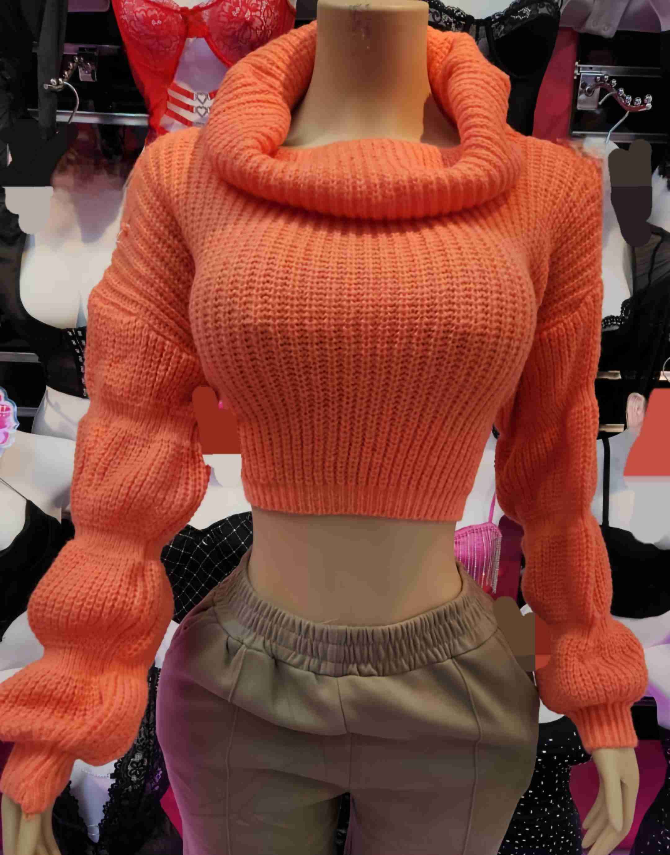 Suéter naranja cuello alto