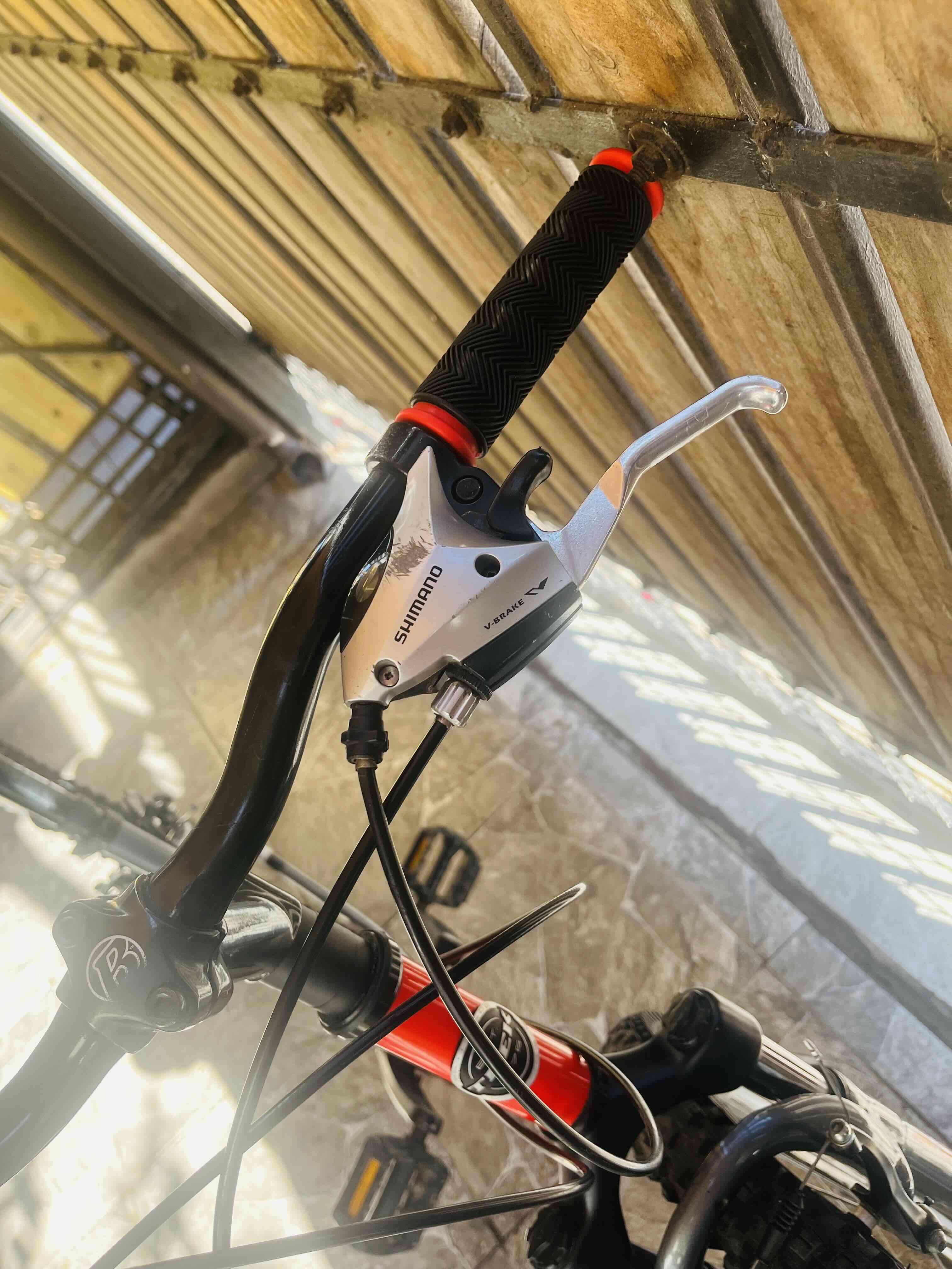 Bicicleta Trek MTB roja - miniatura 6