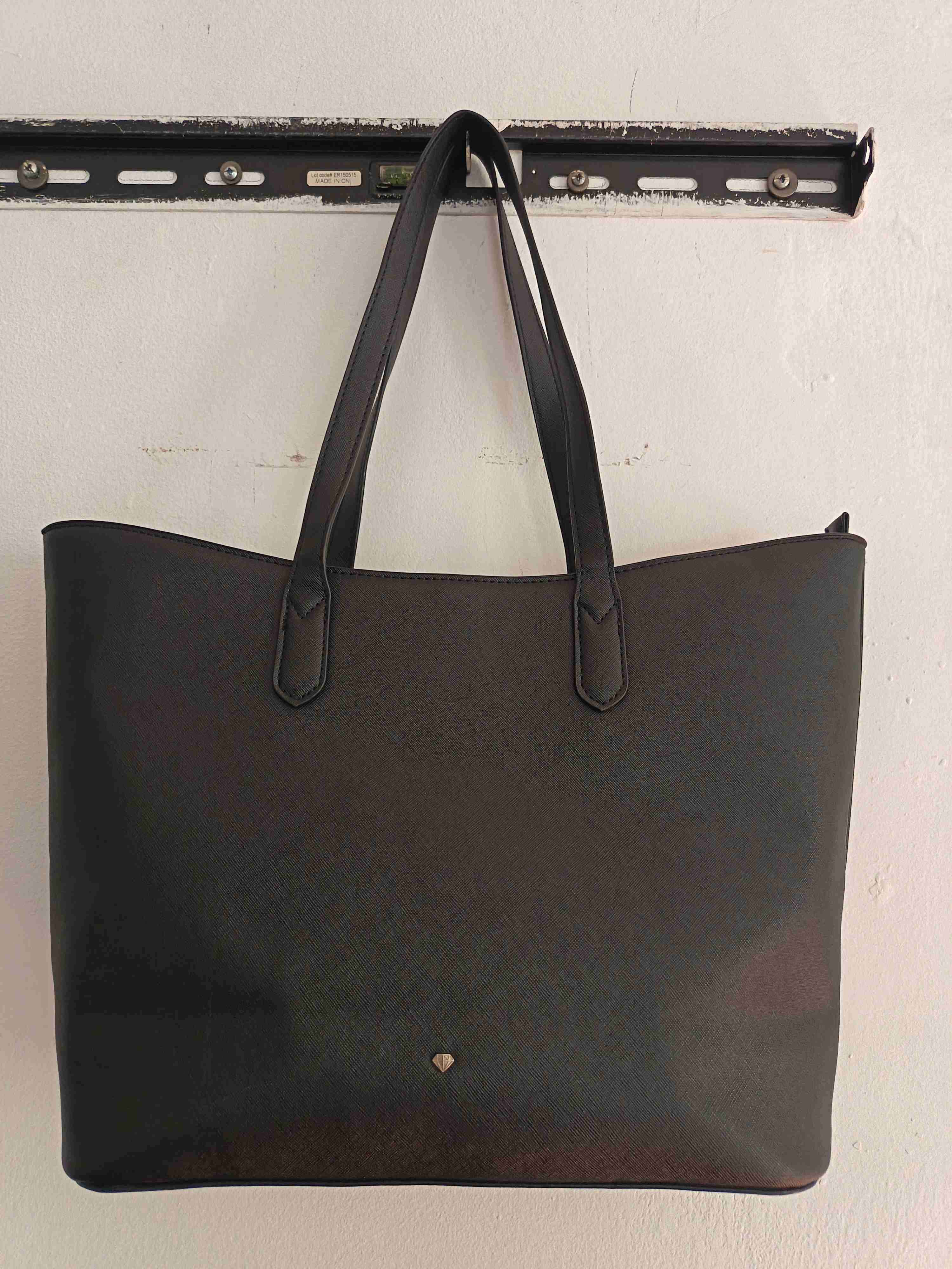 Cartera tote negra elegante