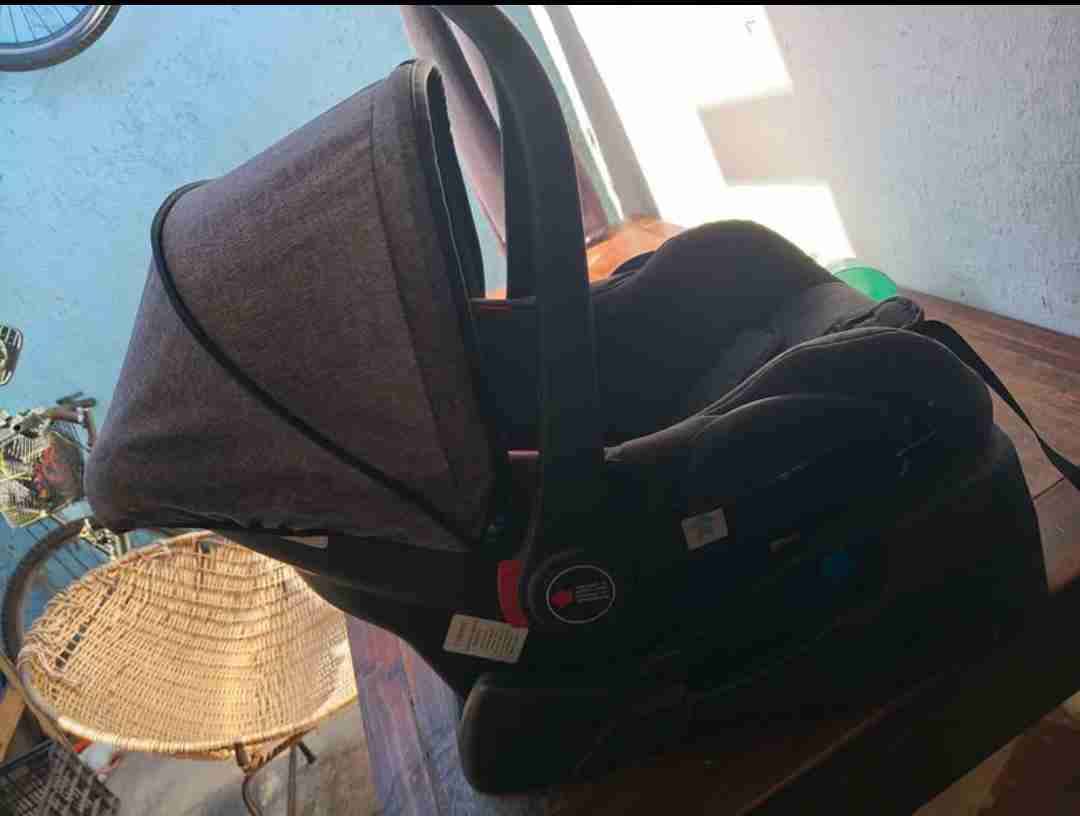 Silla de auto Bebesit negra - miniatura 3