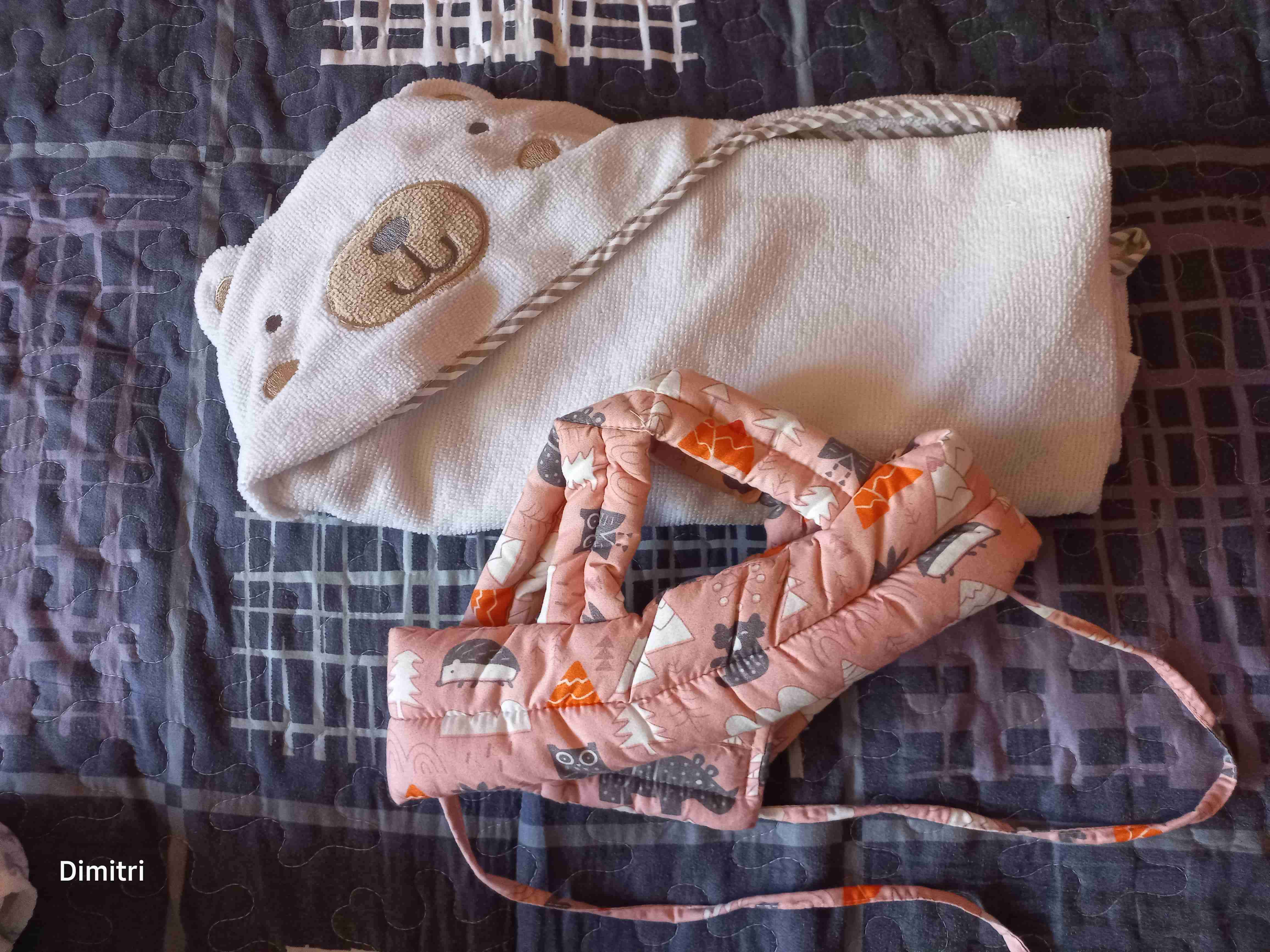 Set toalla y casco antigolpe bebé