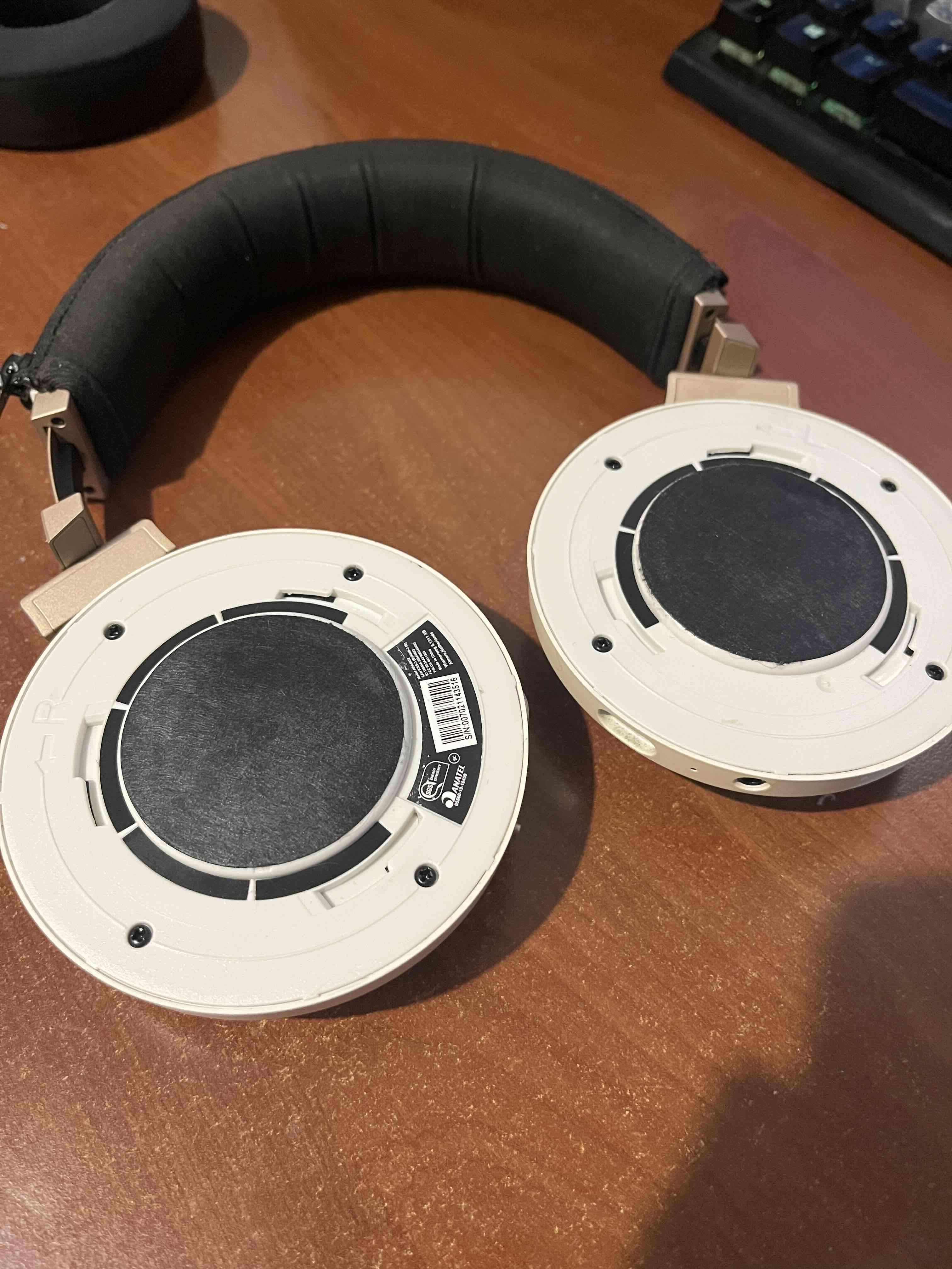 Audífonos gamer Corsair Virtuoso RGB - miniatura 3