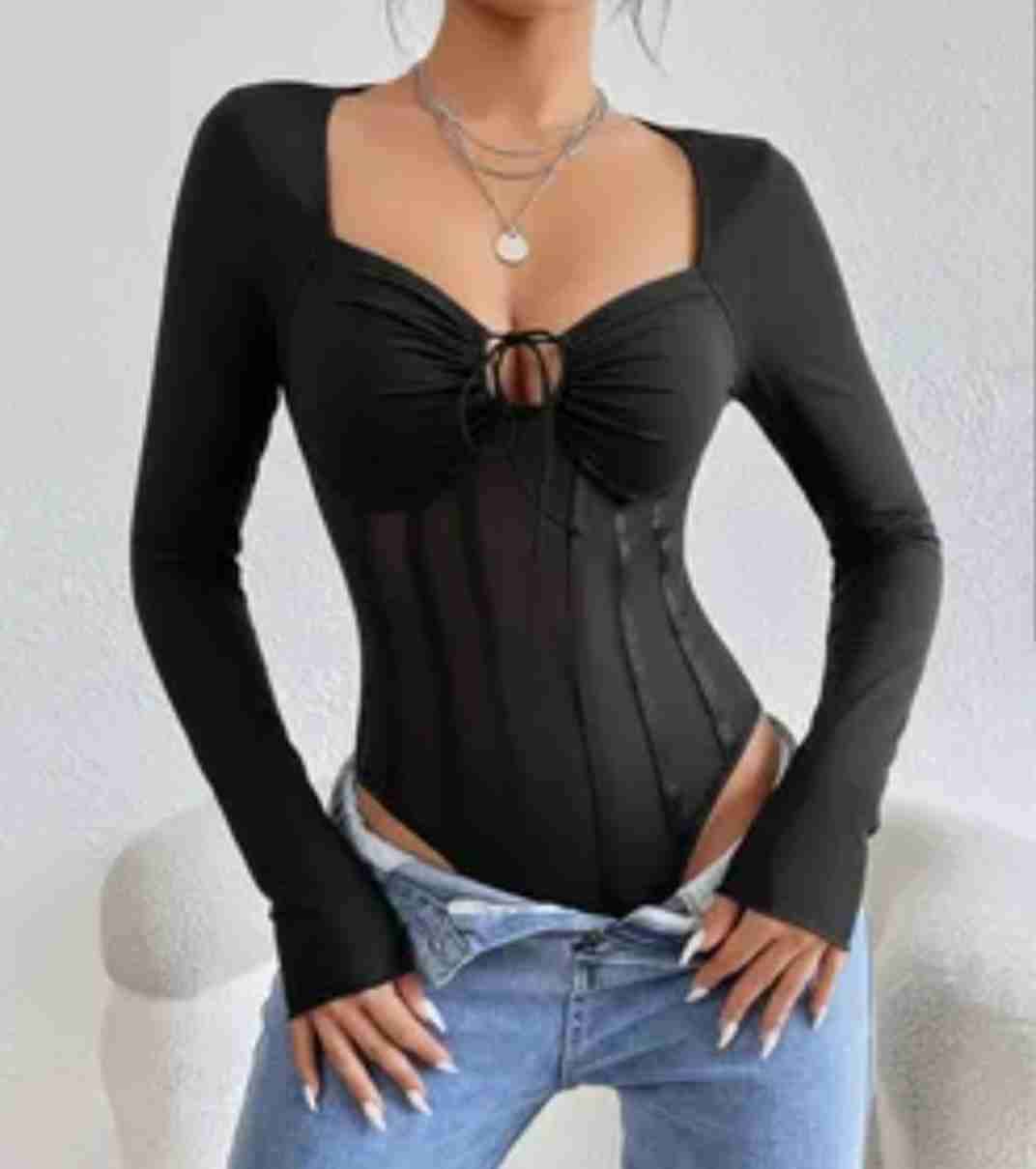 Body negro manga larga elegante