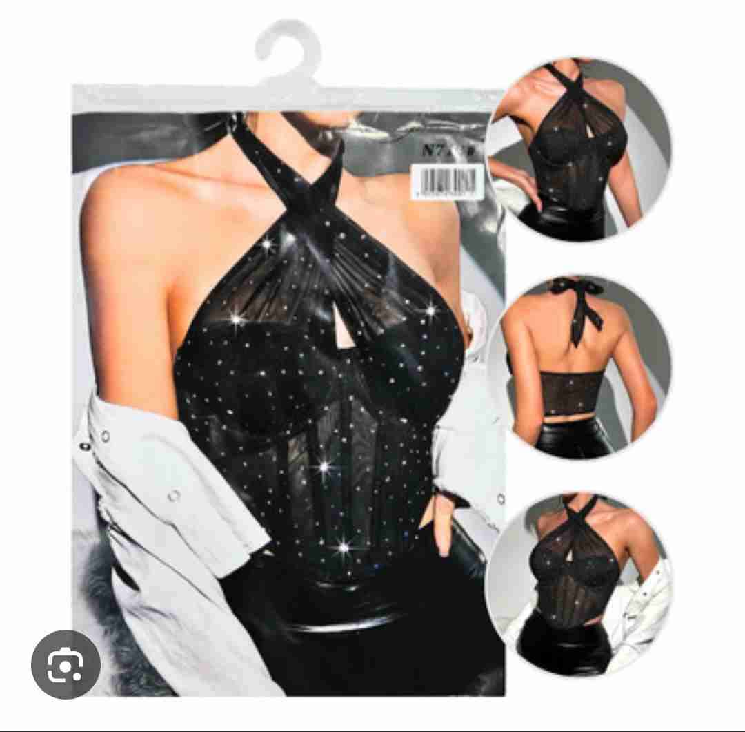 Top halter negro con brillos