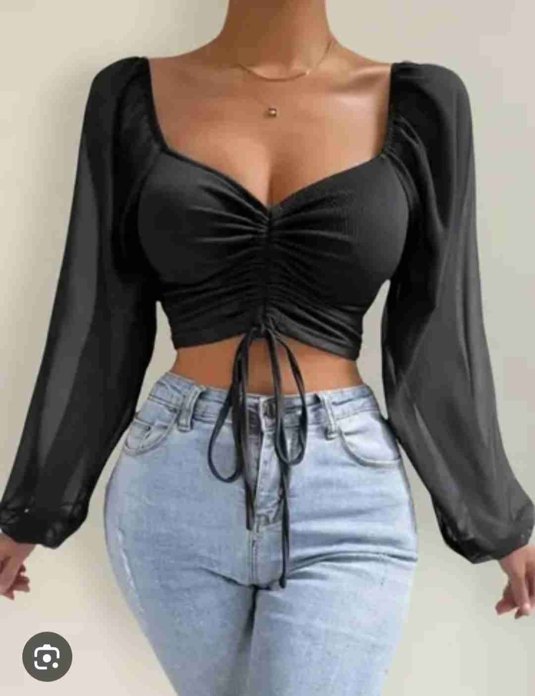 Blusa negra manga larga con frunces