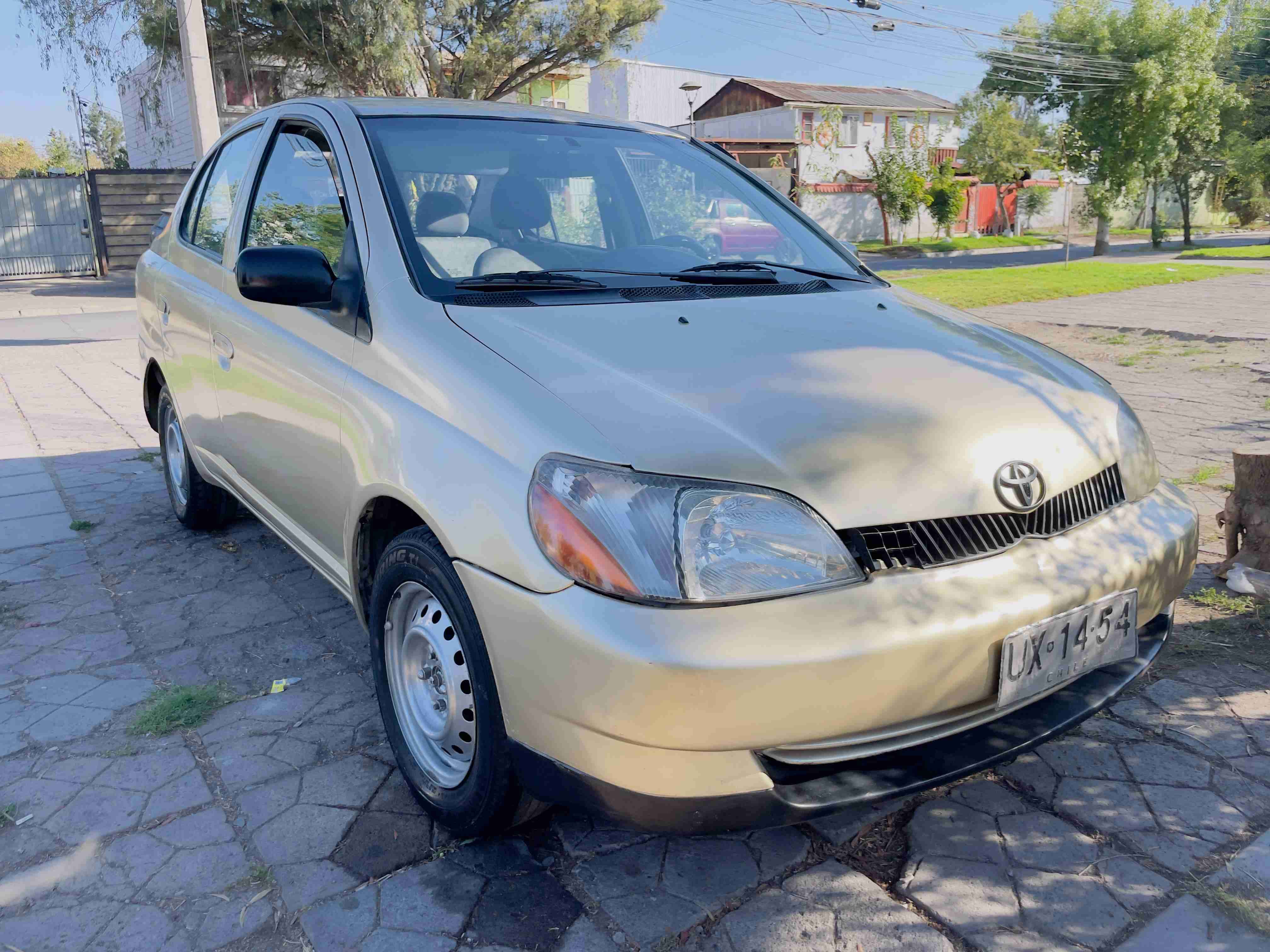 Auto Toyota yaris ecco 2002 - miniatura 2