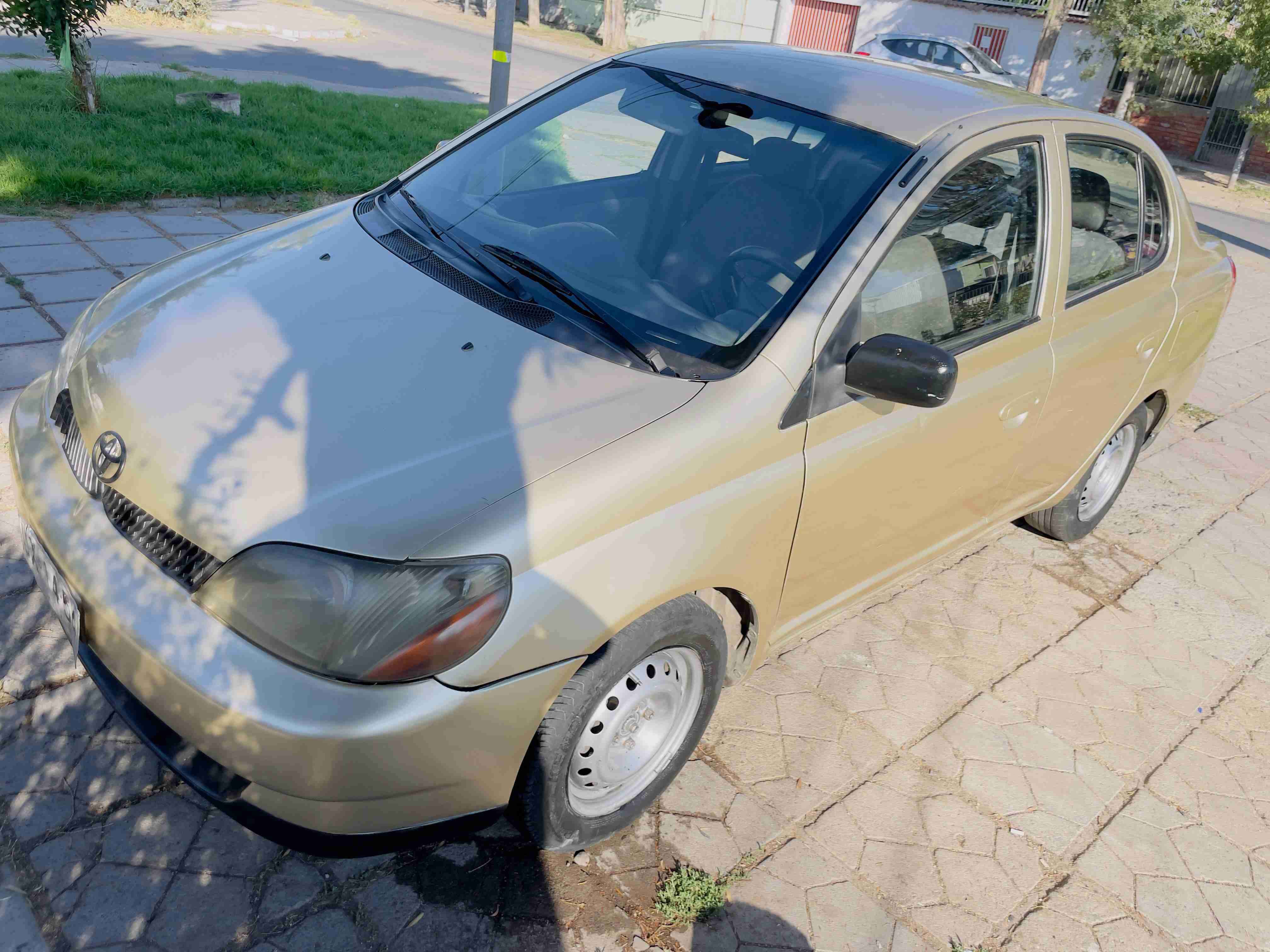 Auto Toyota yaris ecco 2002 - miniatura 5