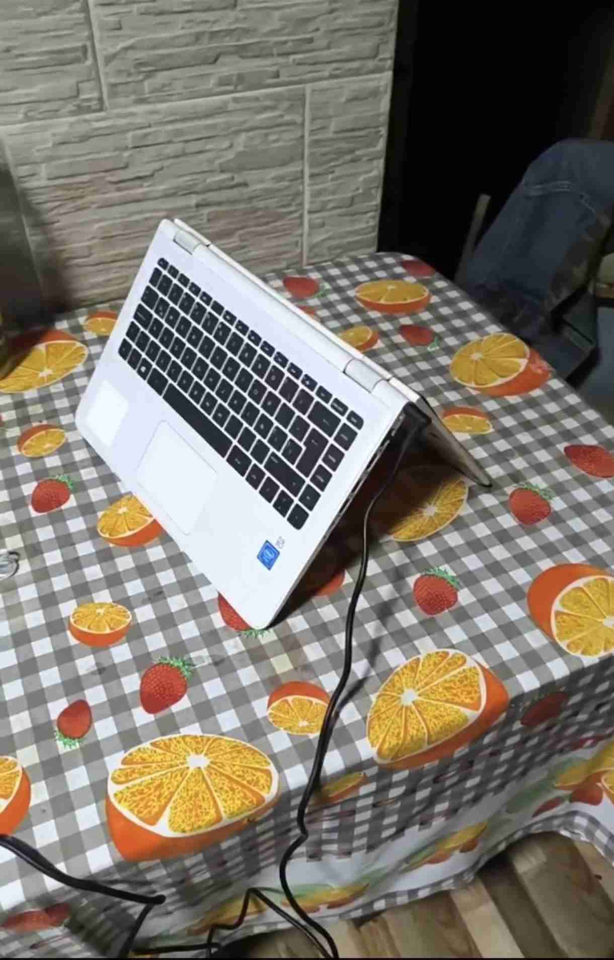 Laptop HP con Intel Core - miniatura 4