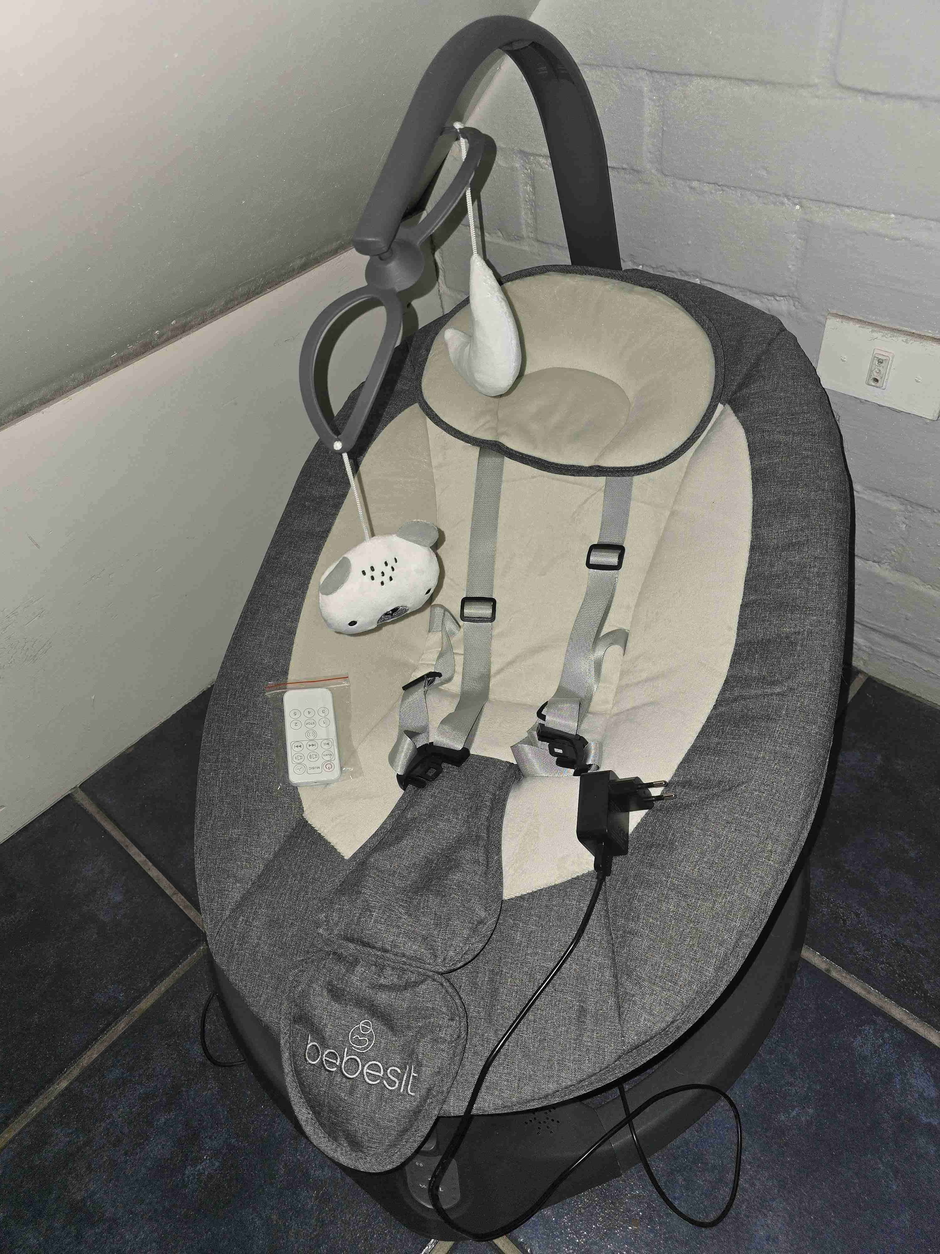 Silla mecedora Bebesit con música