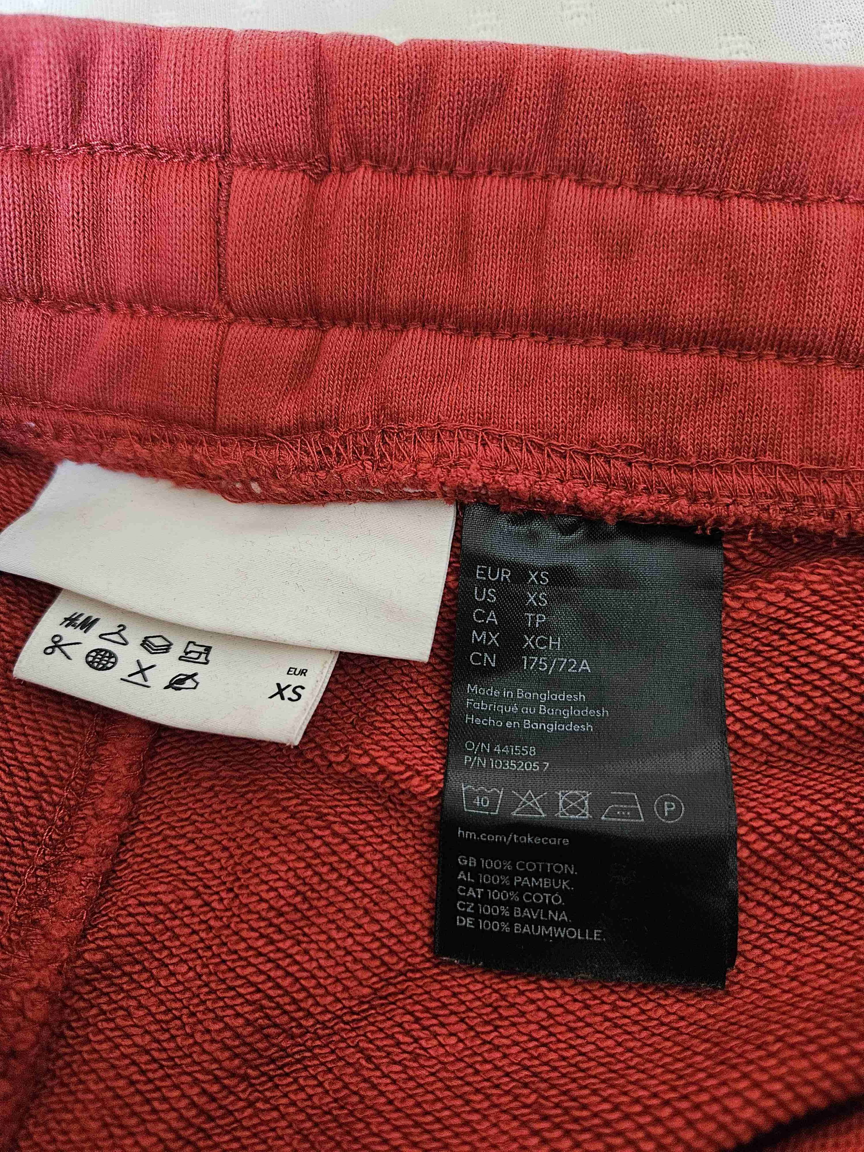 Pantalones deportivos verde claro y rojo - miniatura 3