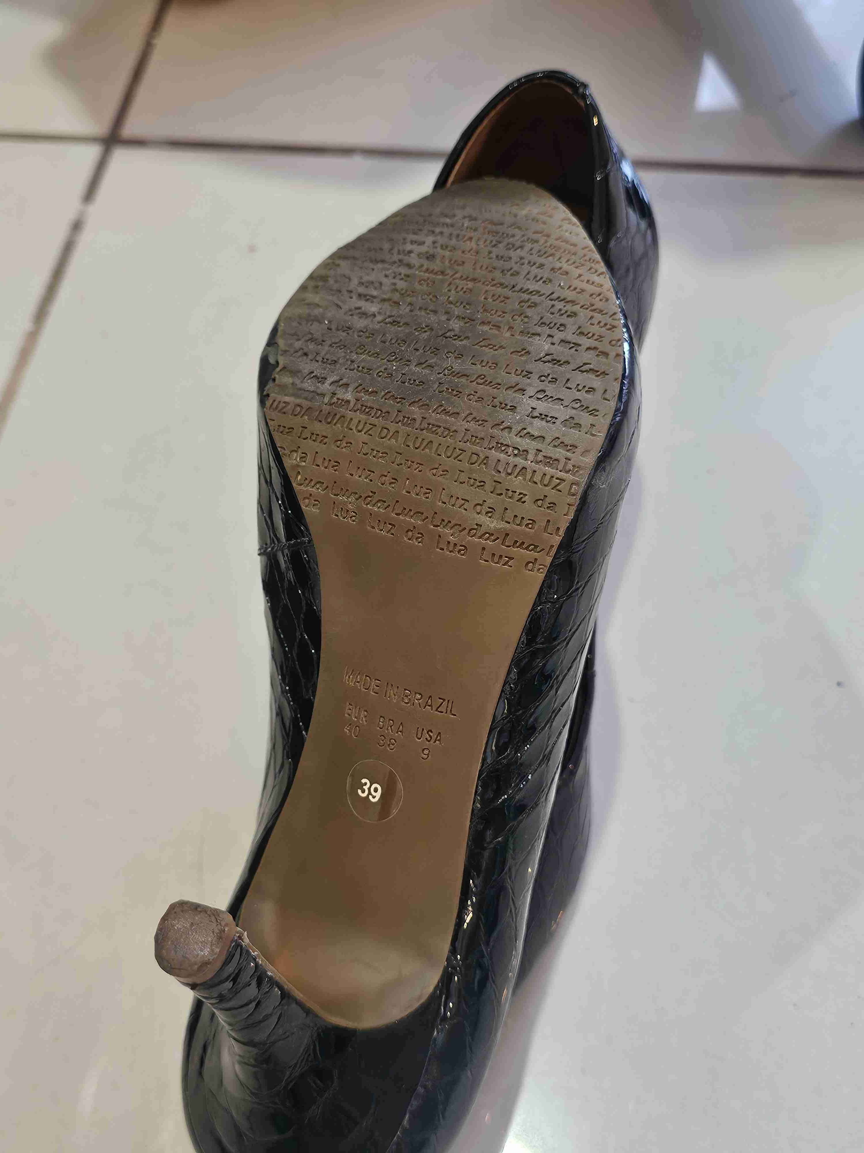 Zapatos negros de charol - miniatura 3