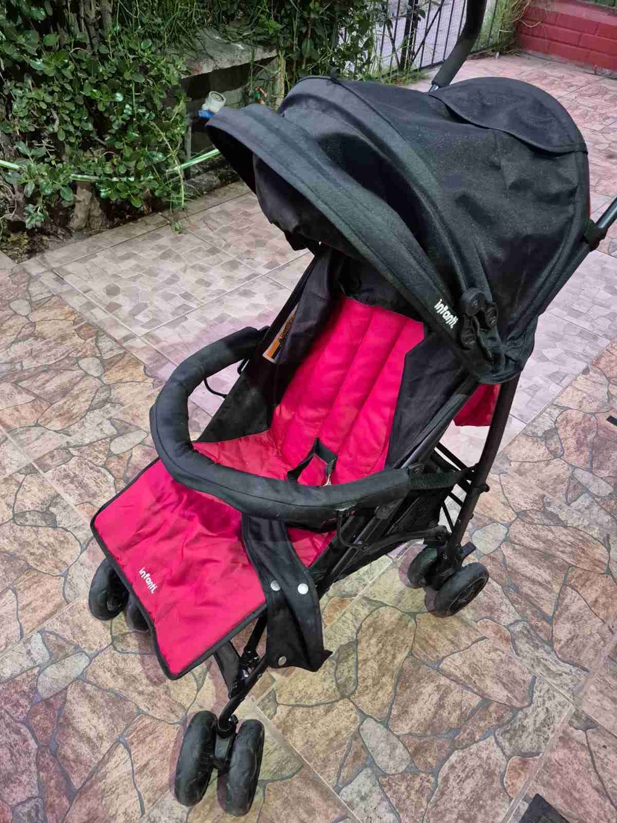 Coche Infanti Aike rojo y negro - miniatura 2