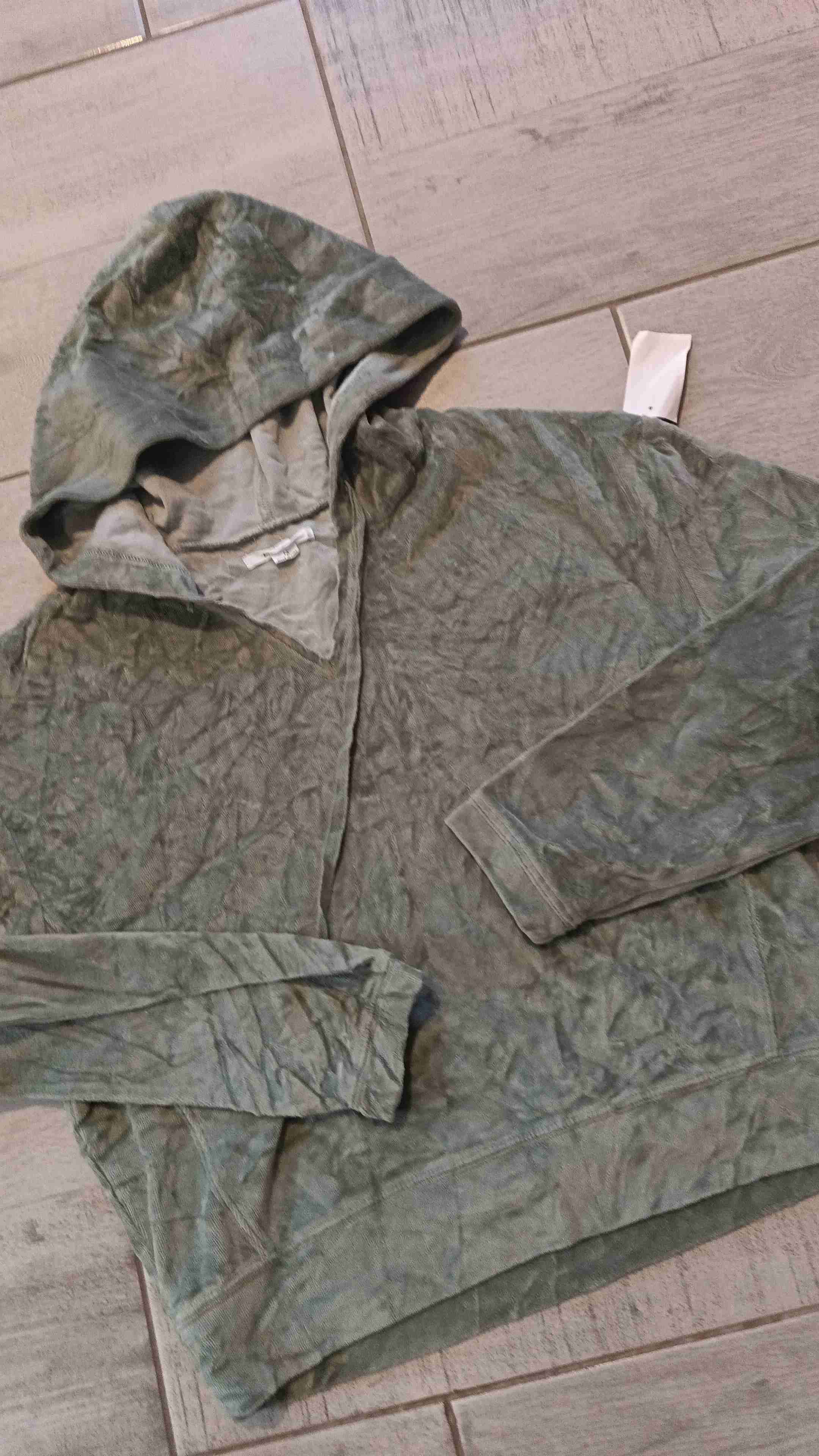 Polerón con capucha camuflado