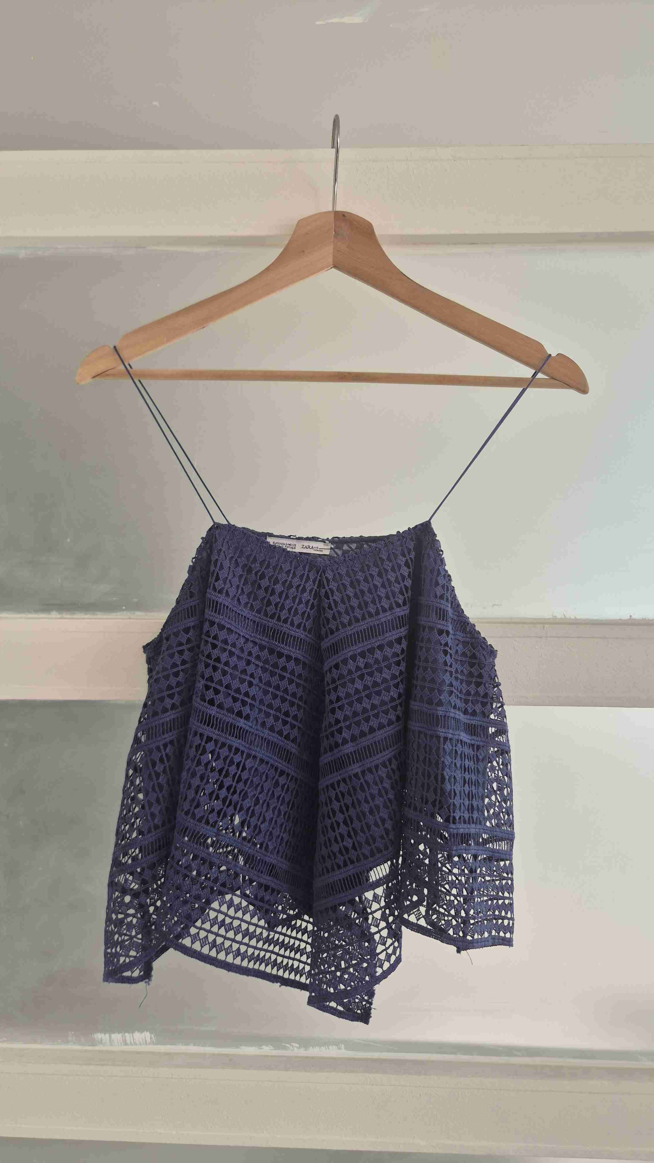 Polera calada azul oscura