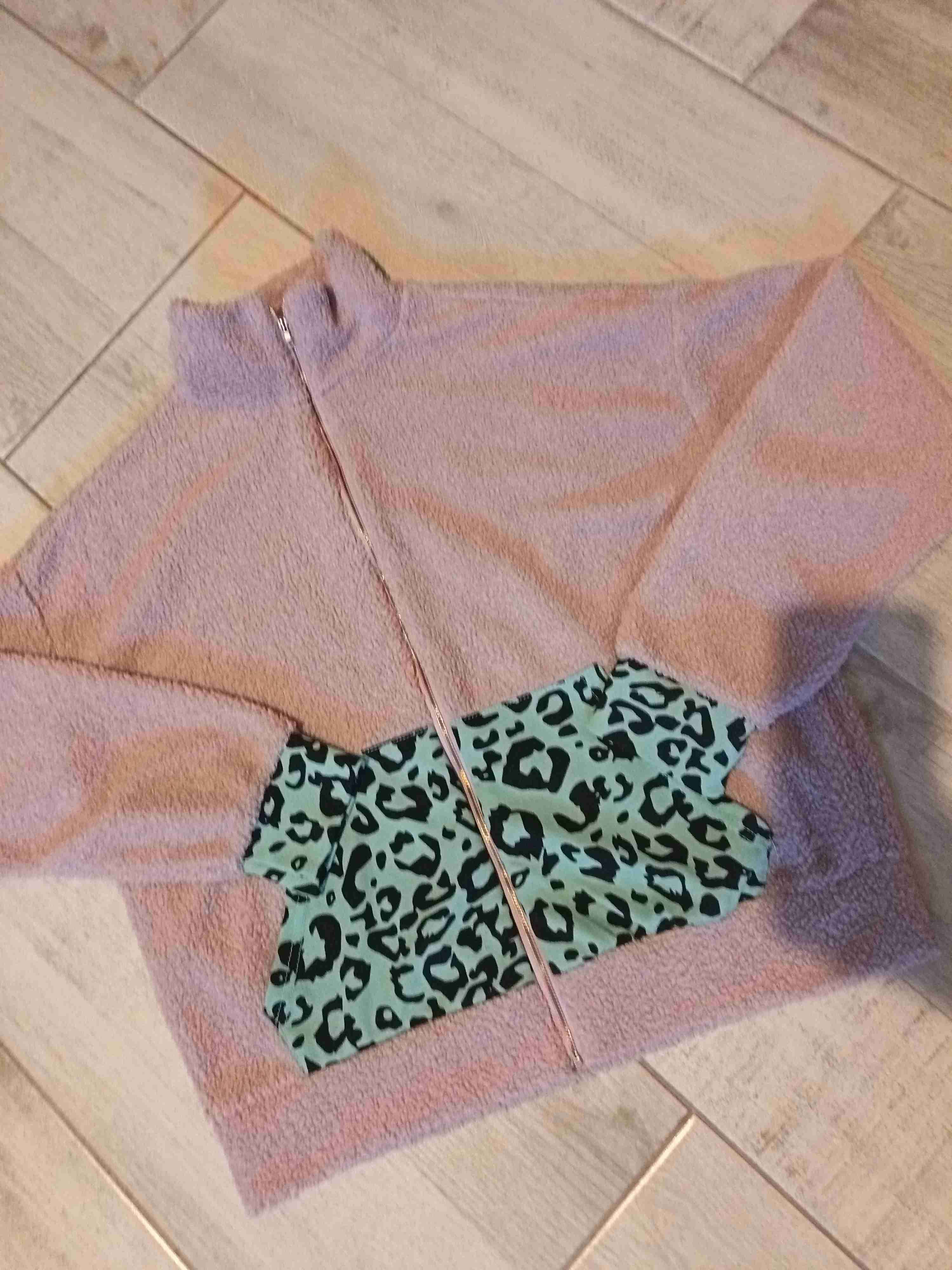 Chaqueta polar estampado animal print