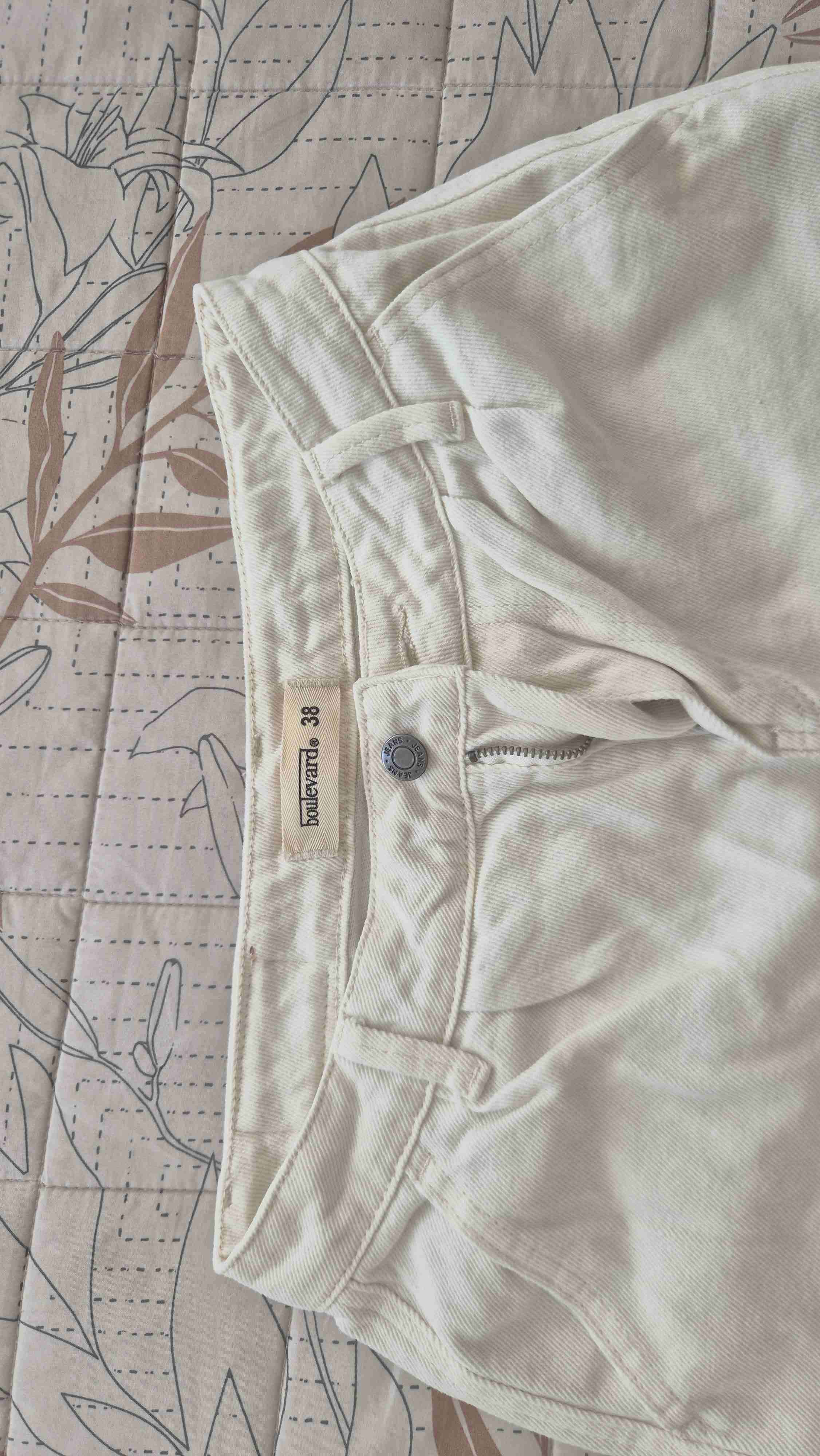 Pantalones beige talla 38