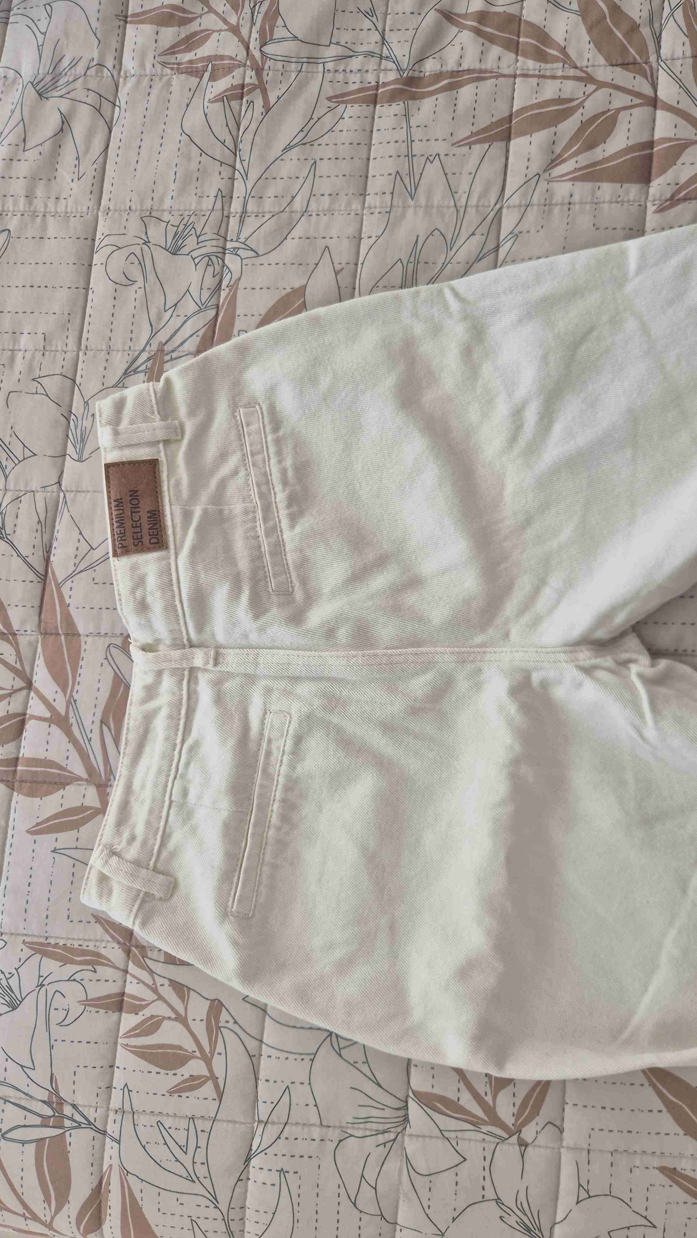 Pantalones beige talla 38 - miniatura 2