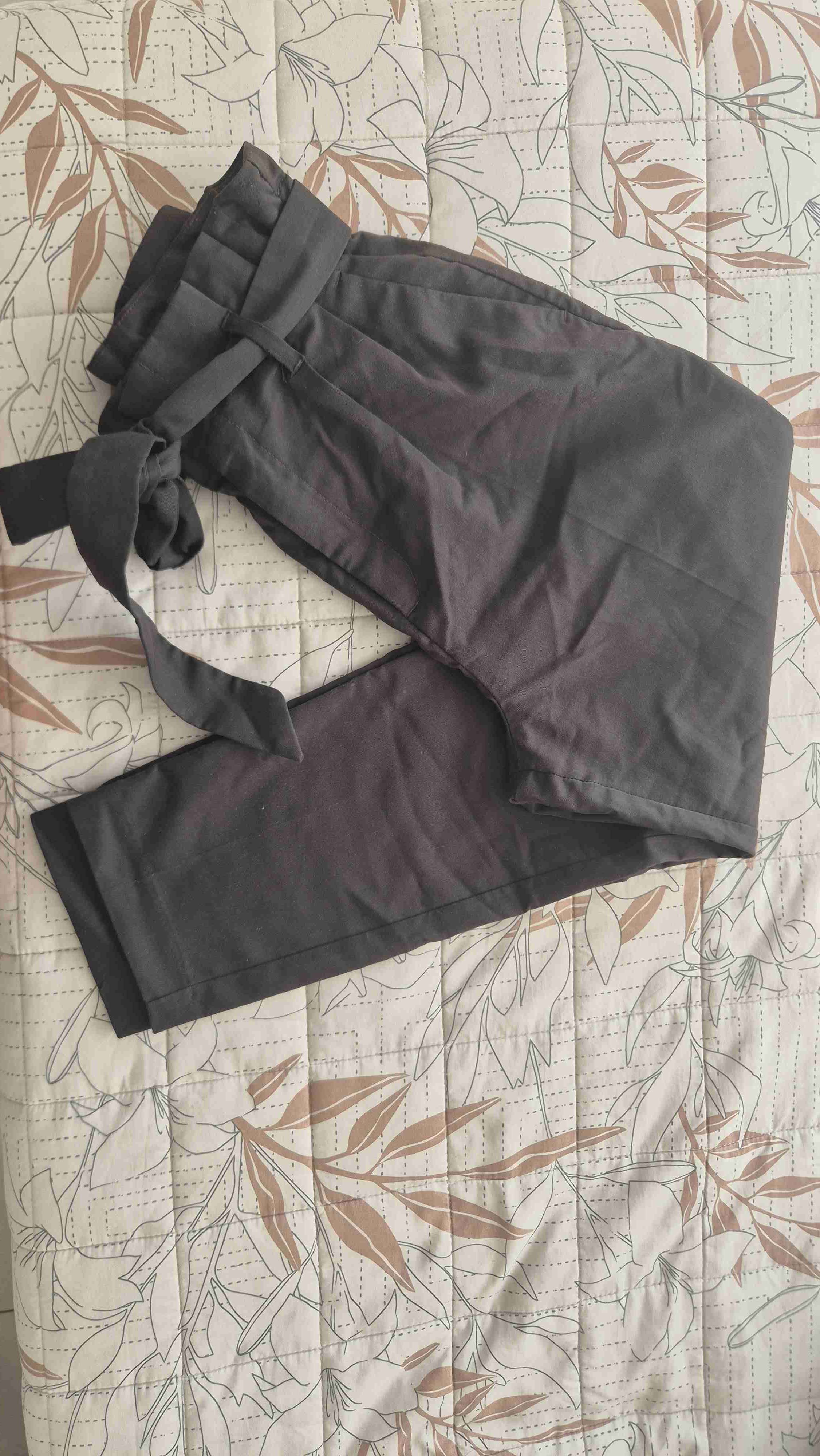 Pantalones verde olivo con lazo - miniatura 3