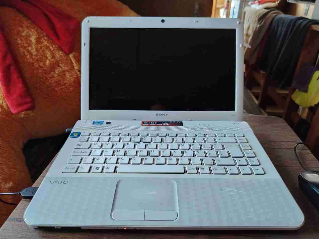 Laptop Sony VAIO Pcg-61a - miniatura 6