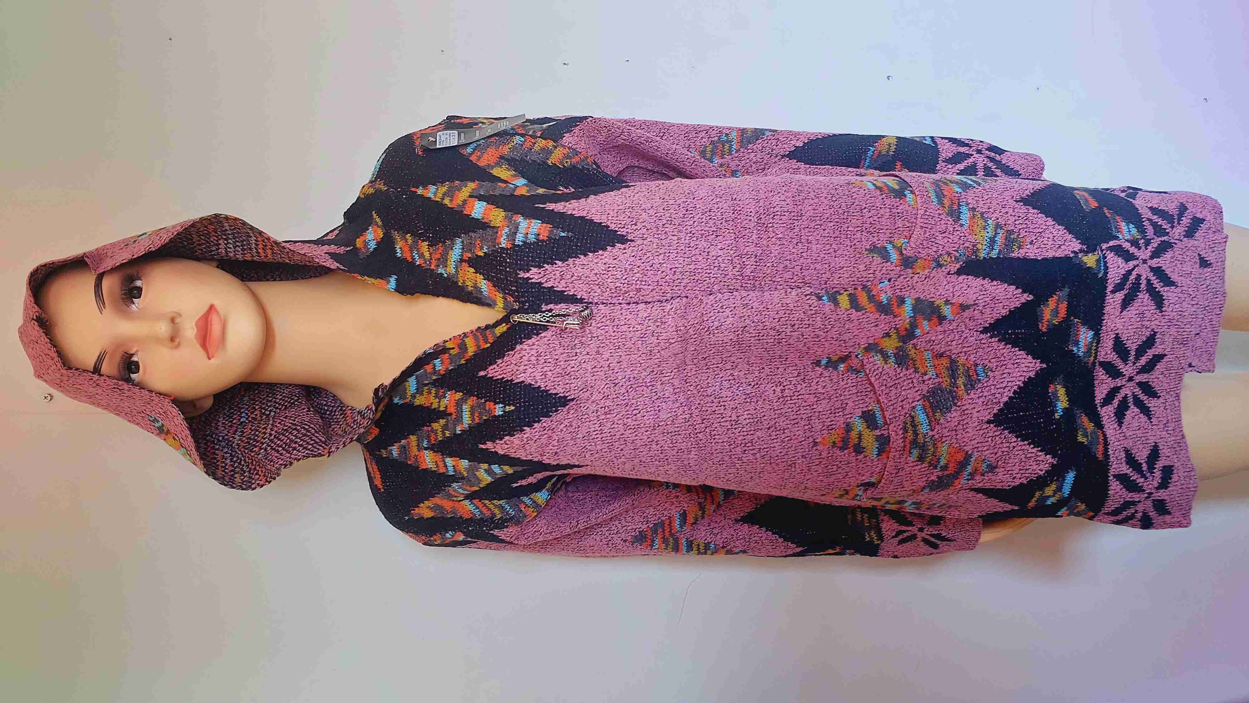 Suéteres con capucha en varios colores - miniatura 3