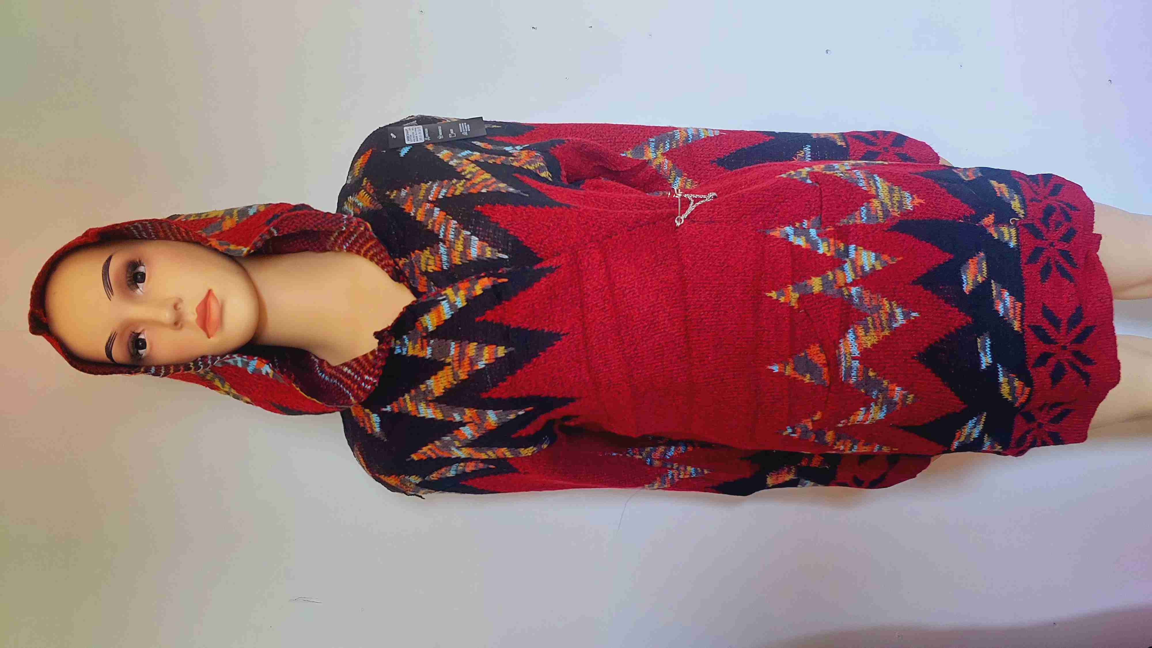 Suéteres con capucha en varios colores - miniatura 4