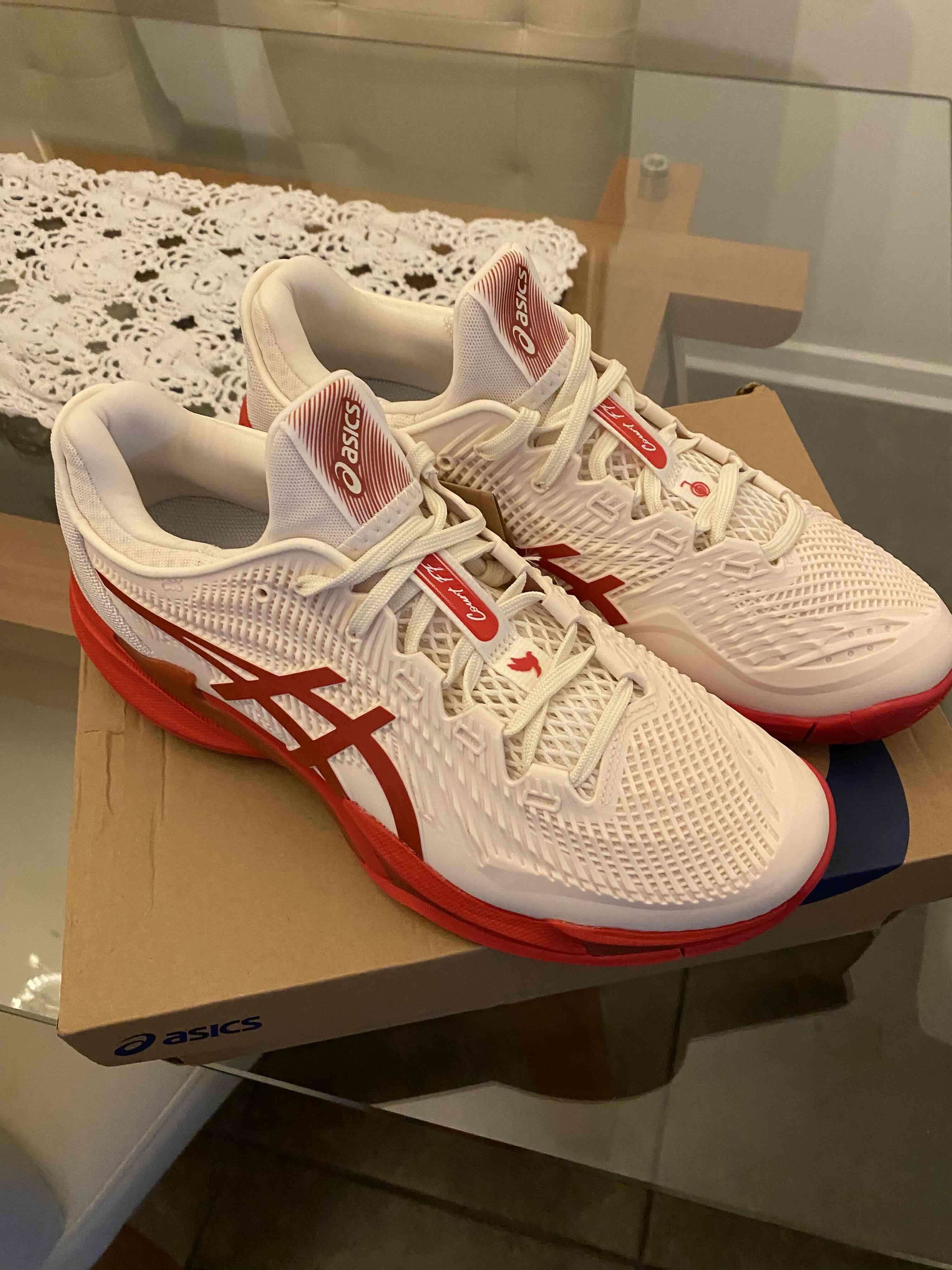 Zapatillas Asics blancas y rojas - 2