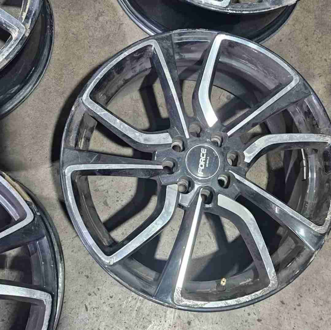 Llantas de aleación Force 17 pulgadas