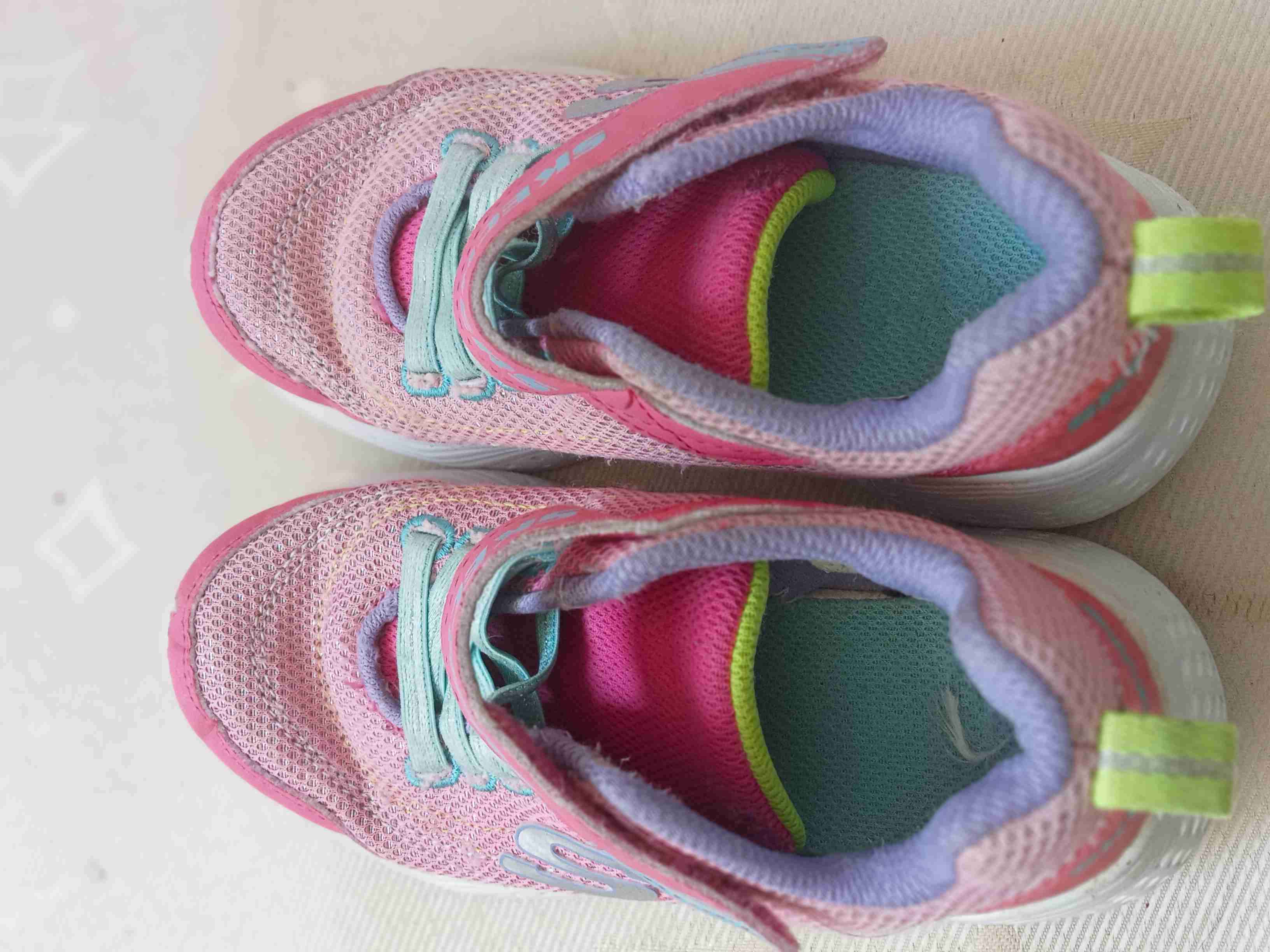 Zapatillas Skechers rosadas para niñas - miniatura 3
